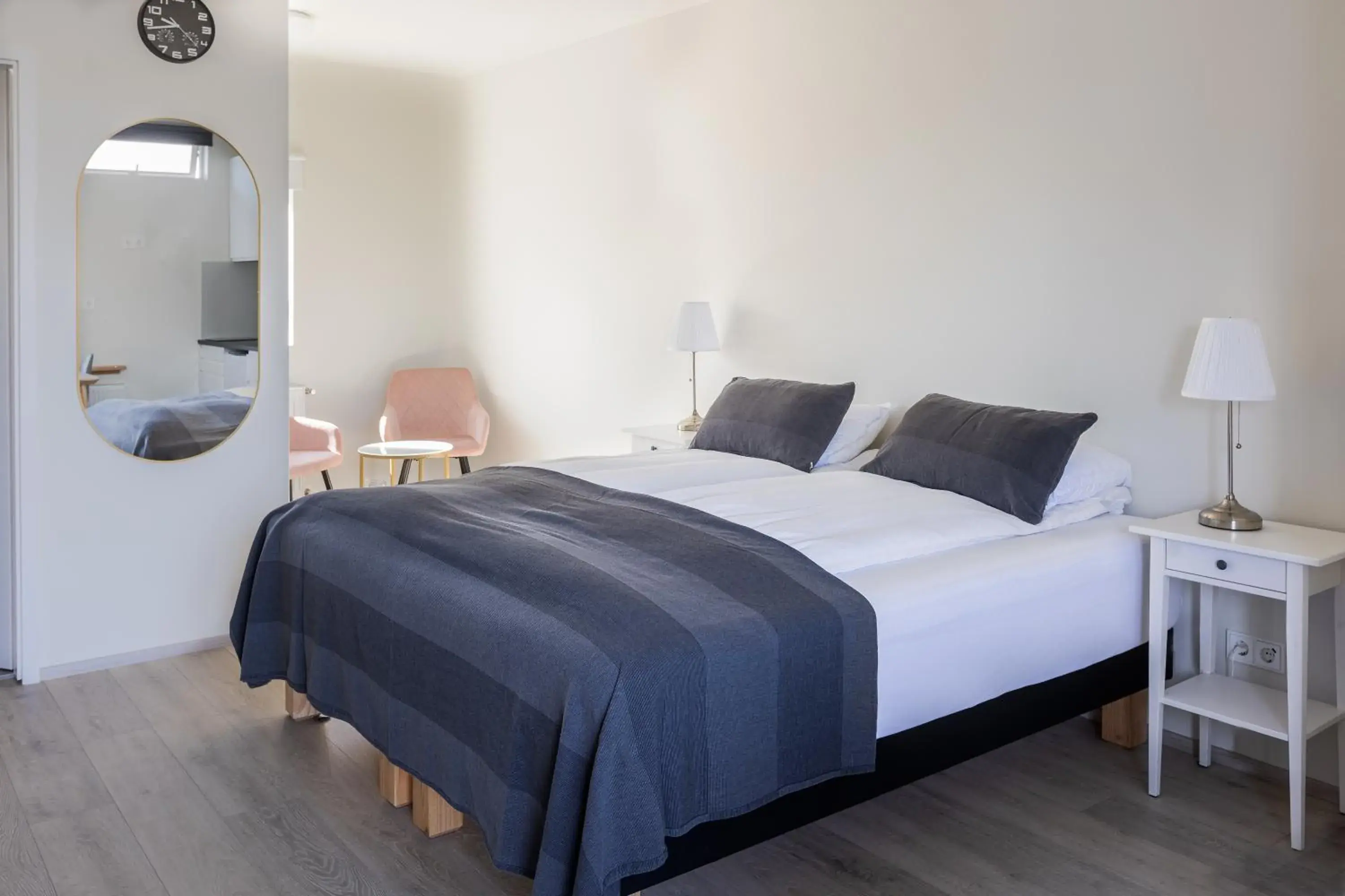 Studio Apartment in South Central Apartments Studio Apartment in South Central Apartments