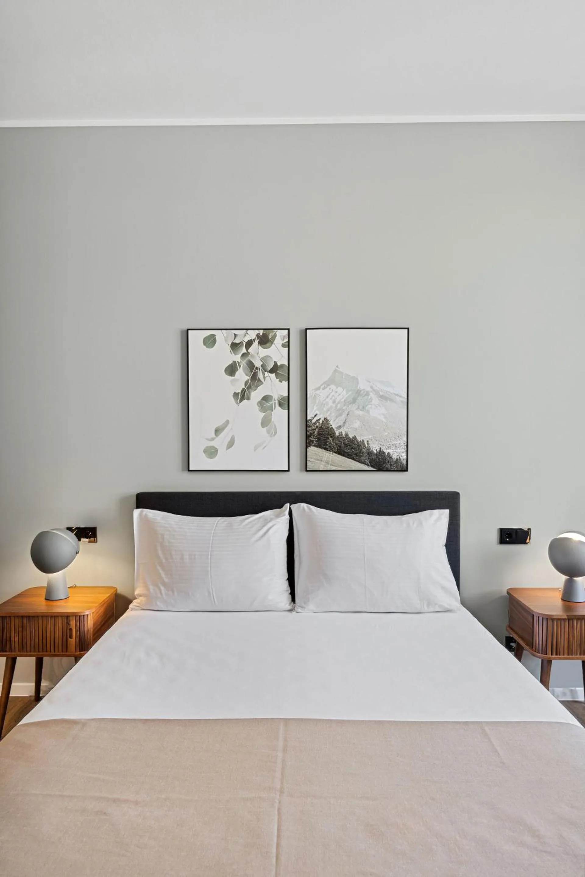 Bed in Limehome Memmingen Maximilianstraße