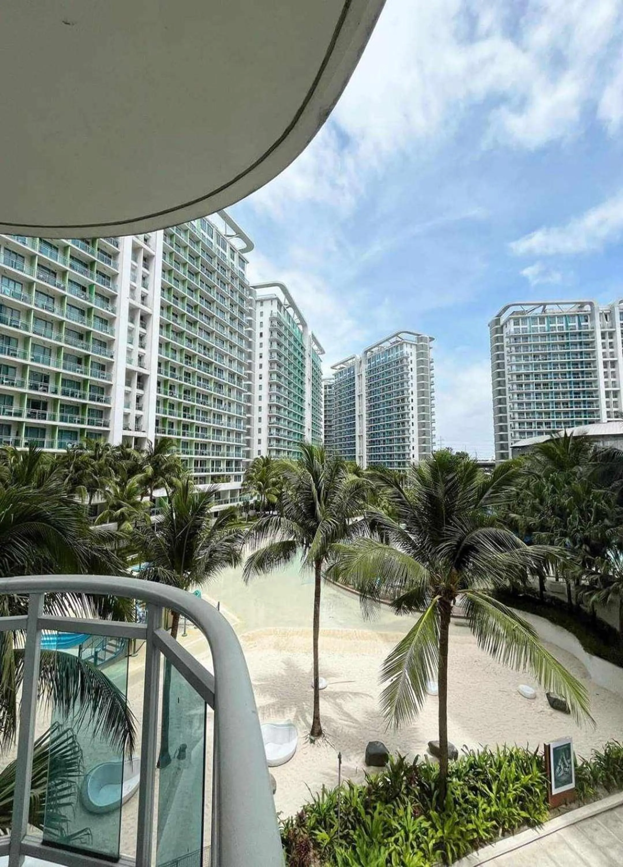 Property building in Budget Suite Paranaque