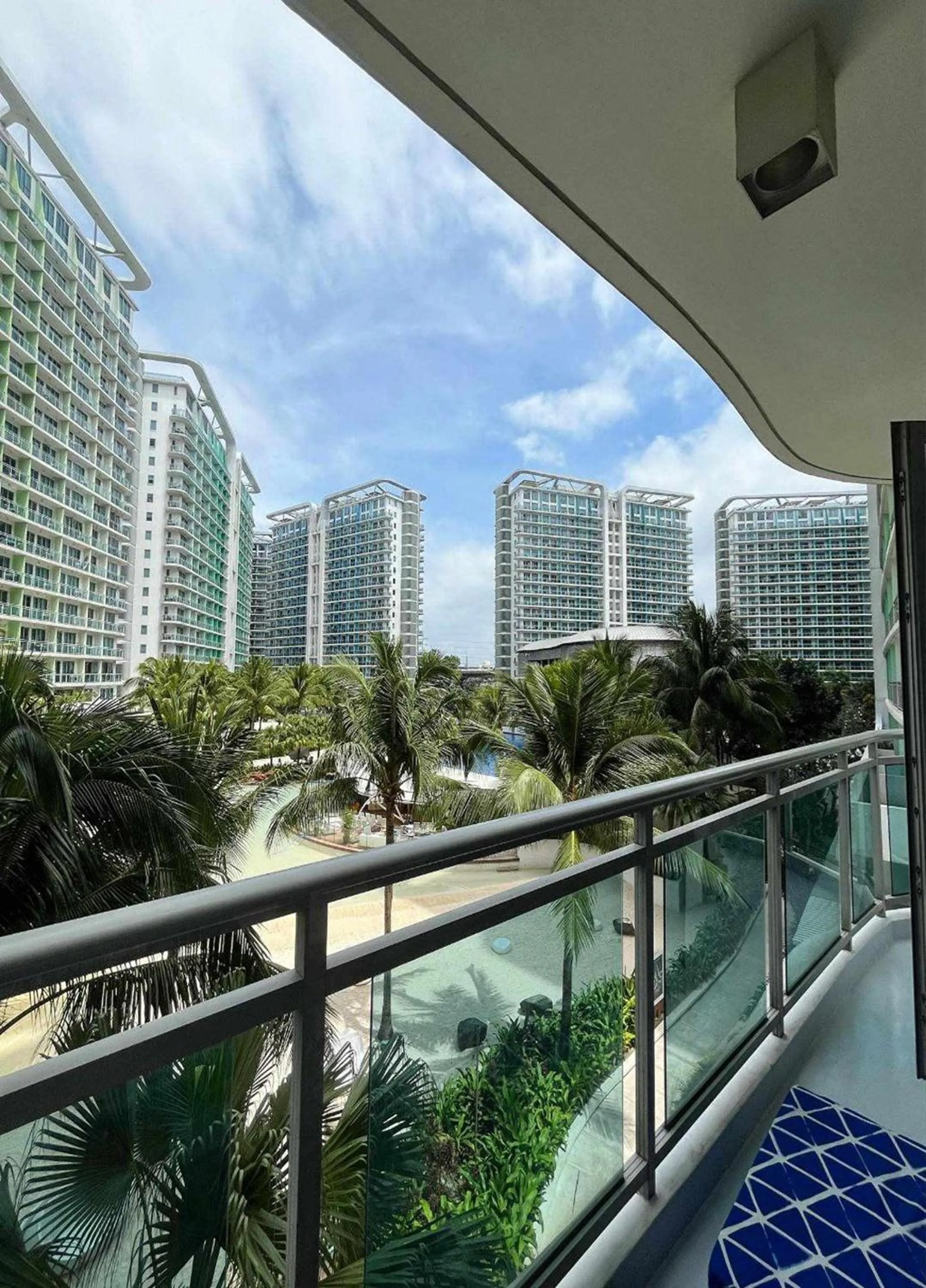 Property building in Budget Suite Paranaque