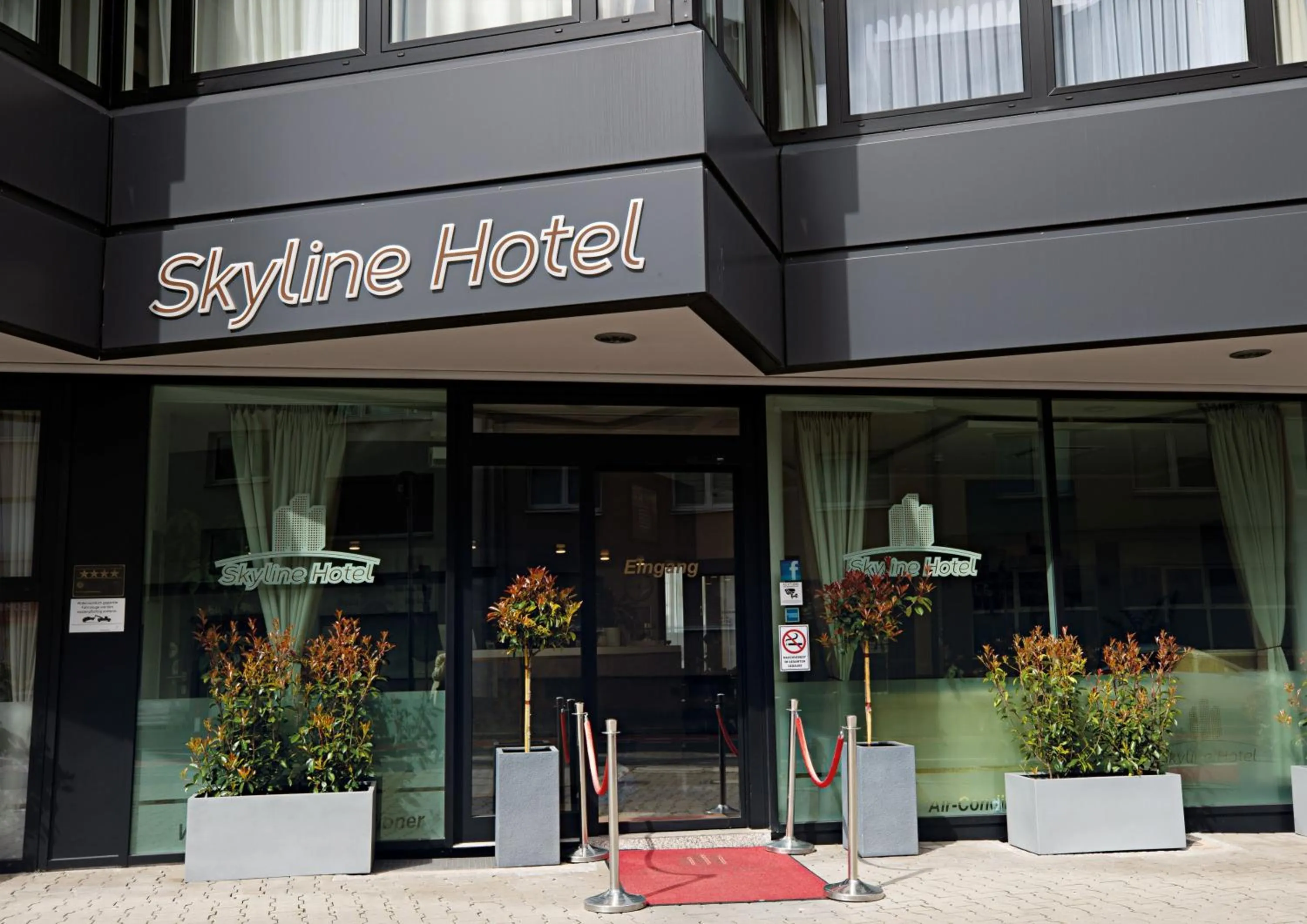 Facade/entrance in Skyline Hotel City Frankfurt