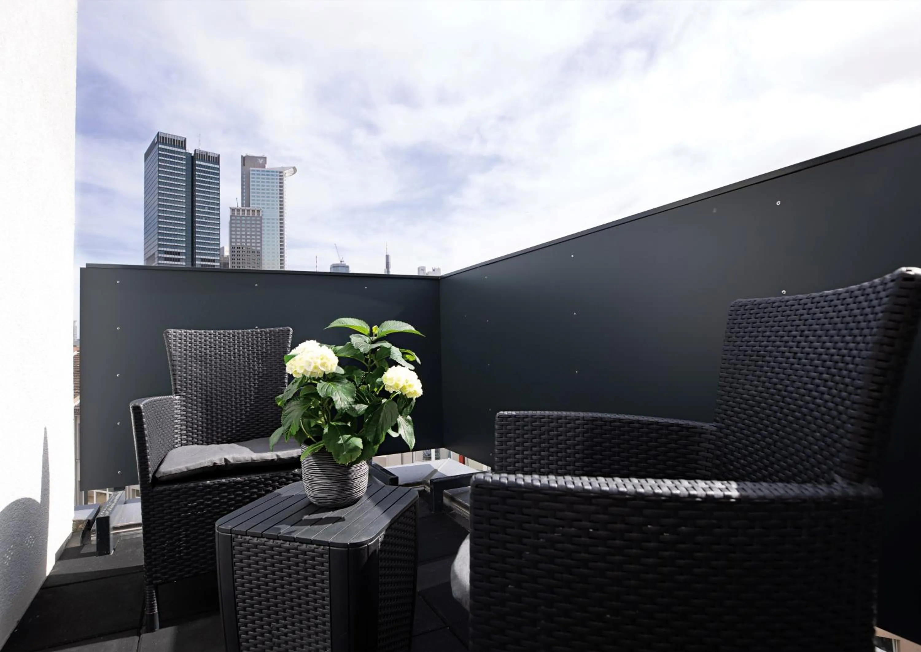 Balcony/Terrace in Skyline Hotel City Frankfurt