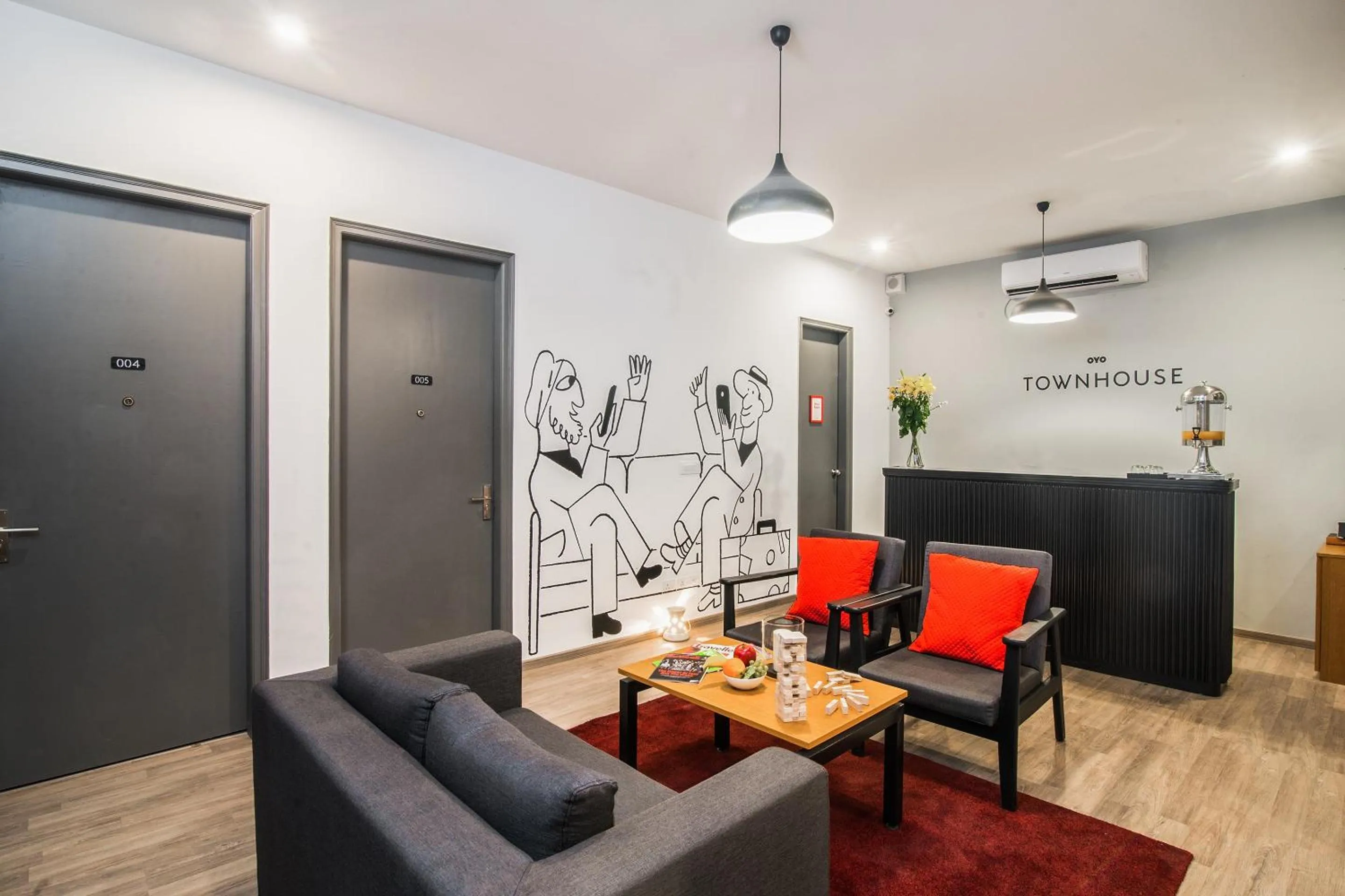 Lobby or reception in Super Townhouse Galleria Market Near Golf Course Road