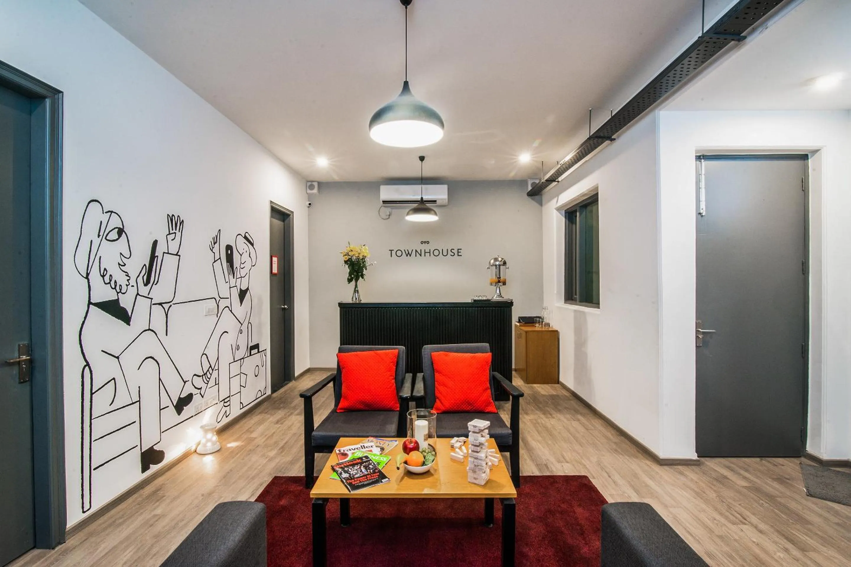 Lobby or reception in Super Townhouse Galleria Market Near Golf Course Road