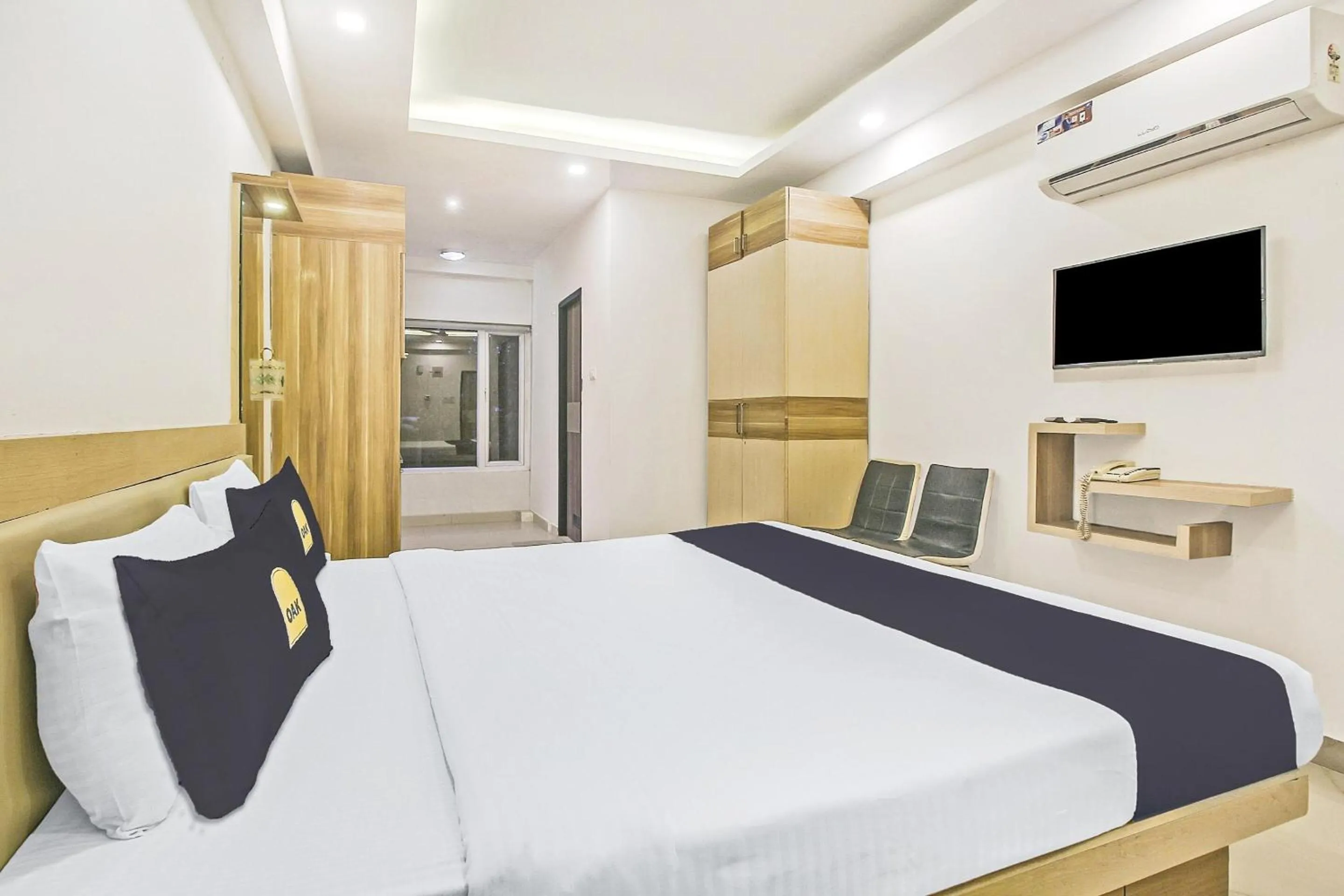 Bed in Super Townhouse OAK The Platinum Studio