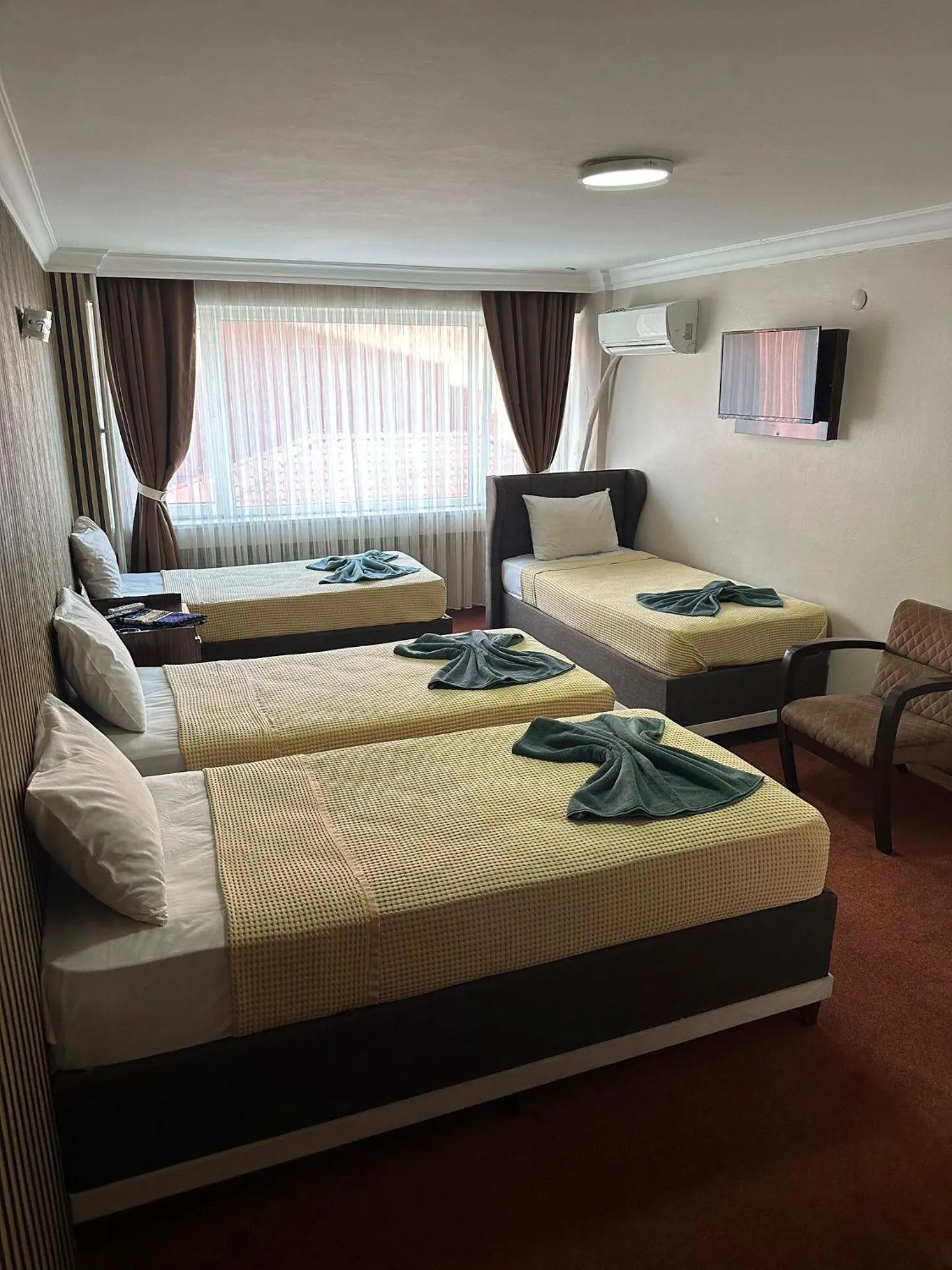 TV and multimedia, Bed in Hotel Metropol 1