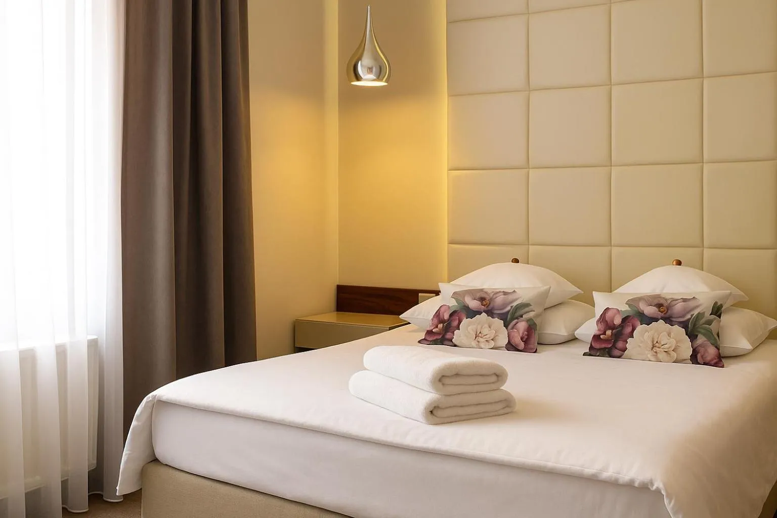 Bed in Hotel Kamieniczka