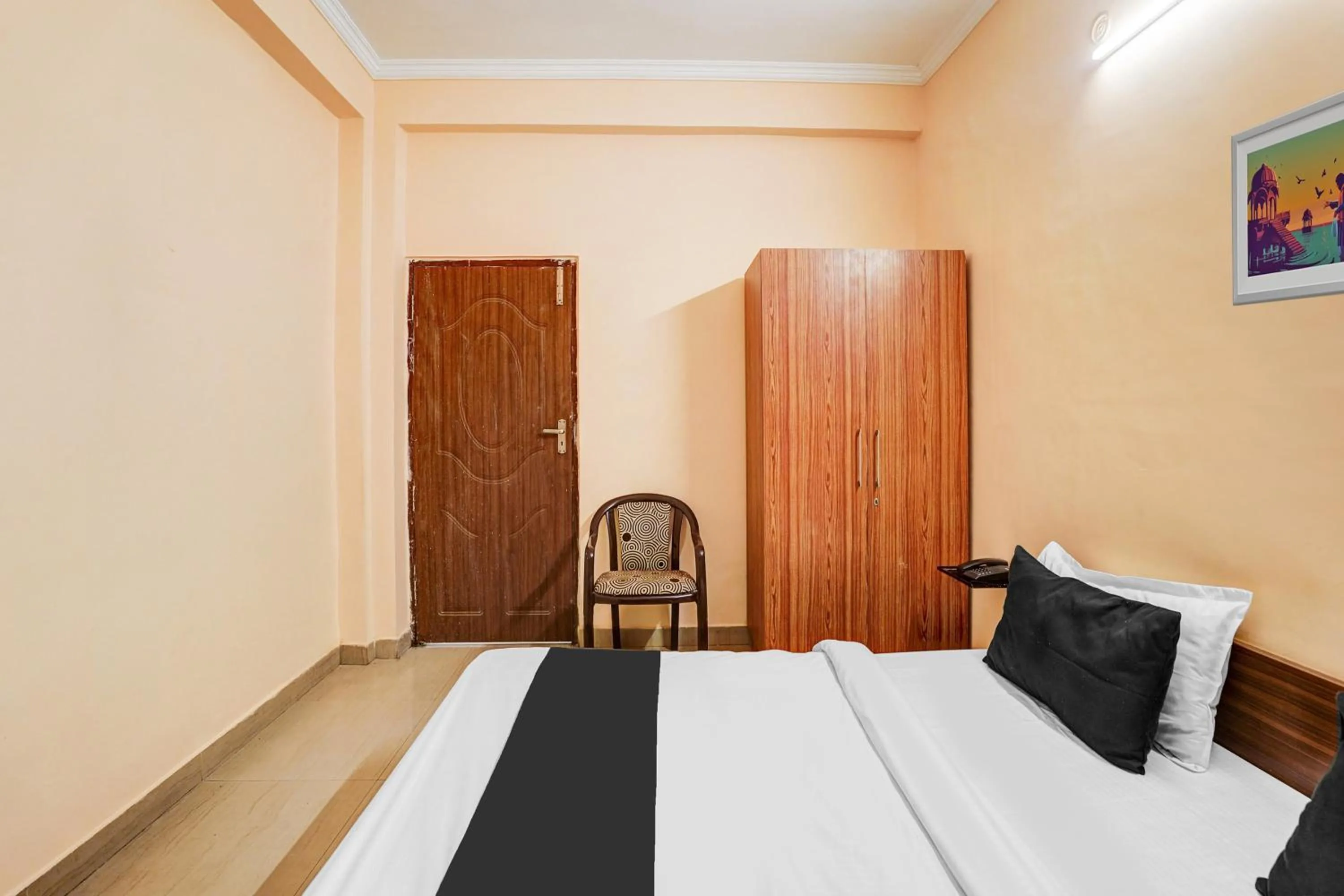 Bedroom, Bed in Super Hotel O Jankipuram Vikas Nagar