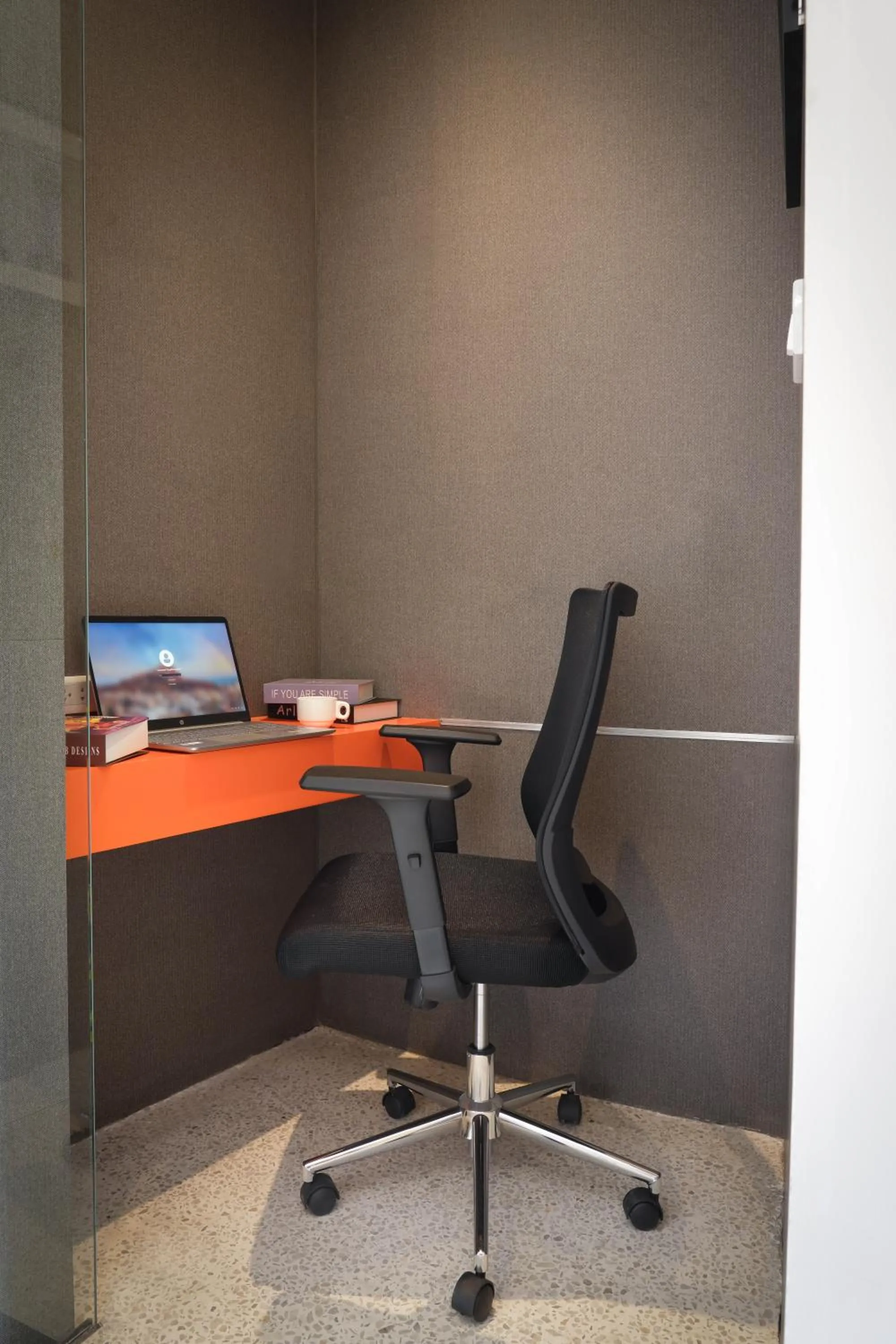 Business facilities in Maybis Hotel