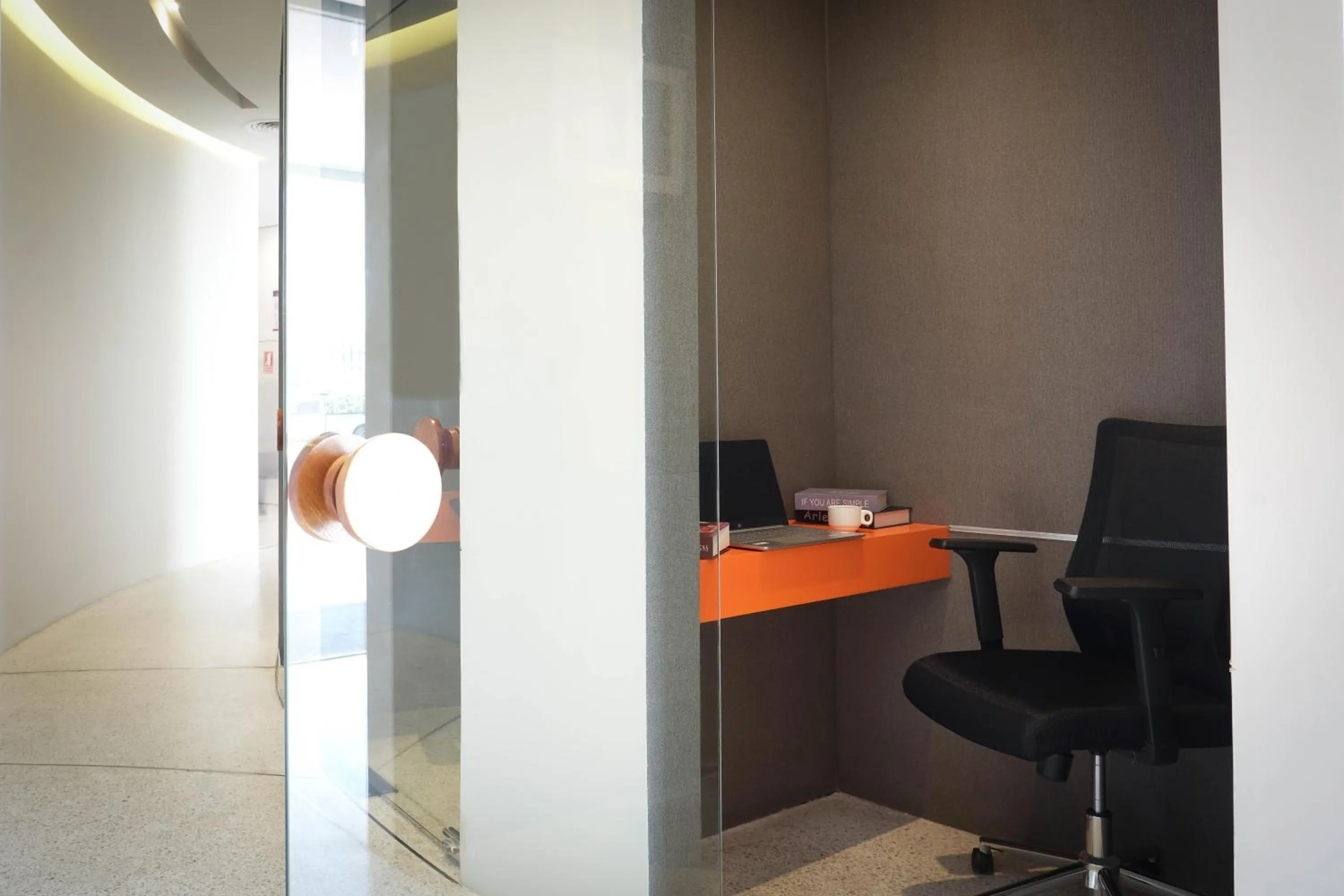 Business facilities in Maybis Hotel