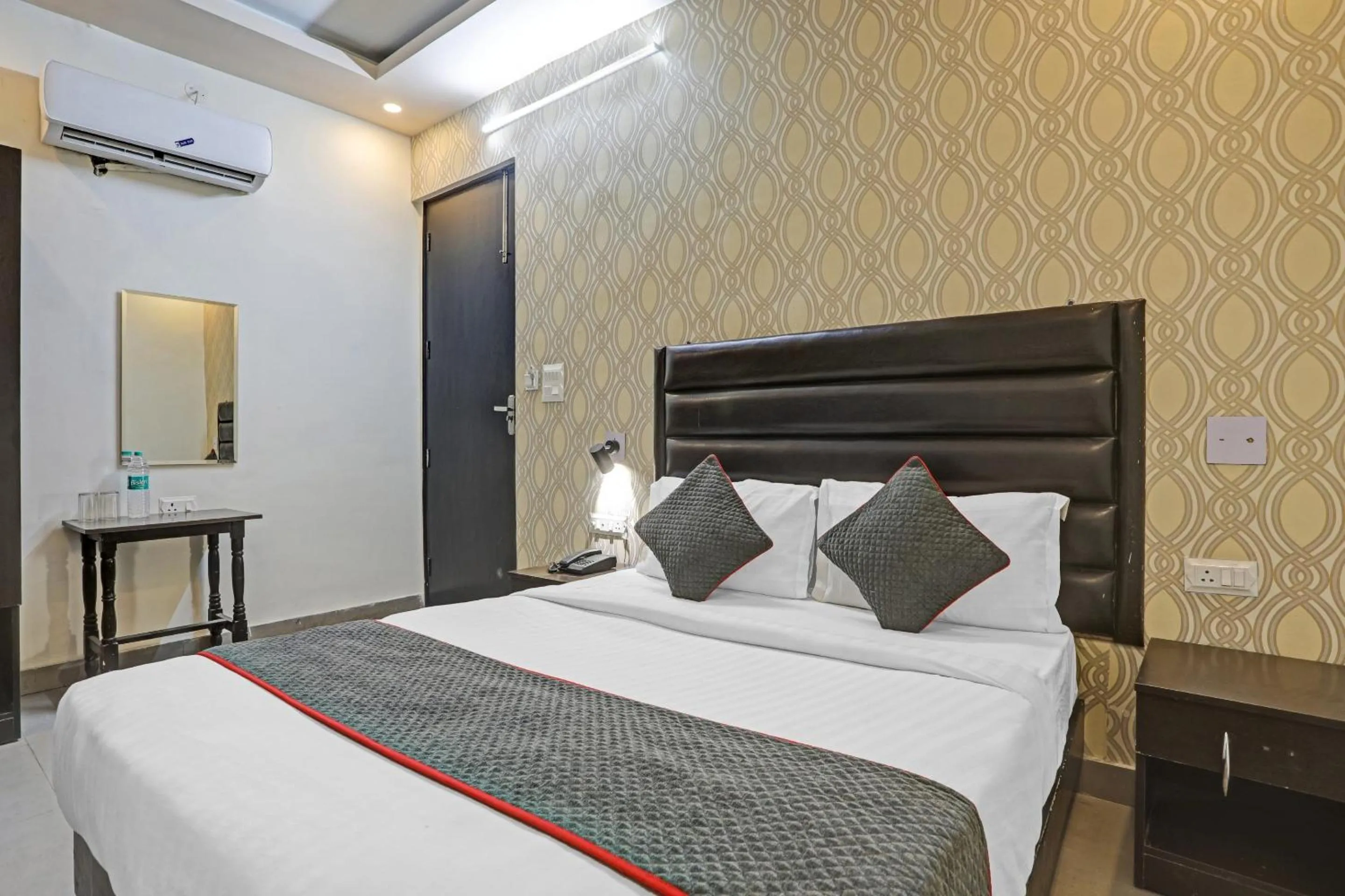Bedroom, Bed in TOWNHOUSE THE HOTEL DIAMOND VASUNDHARA