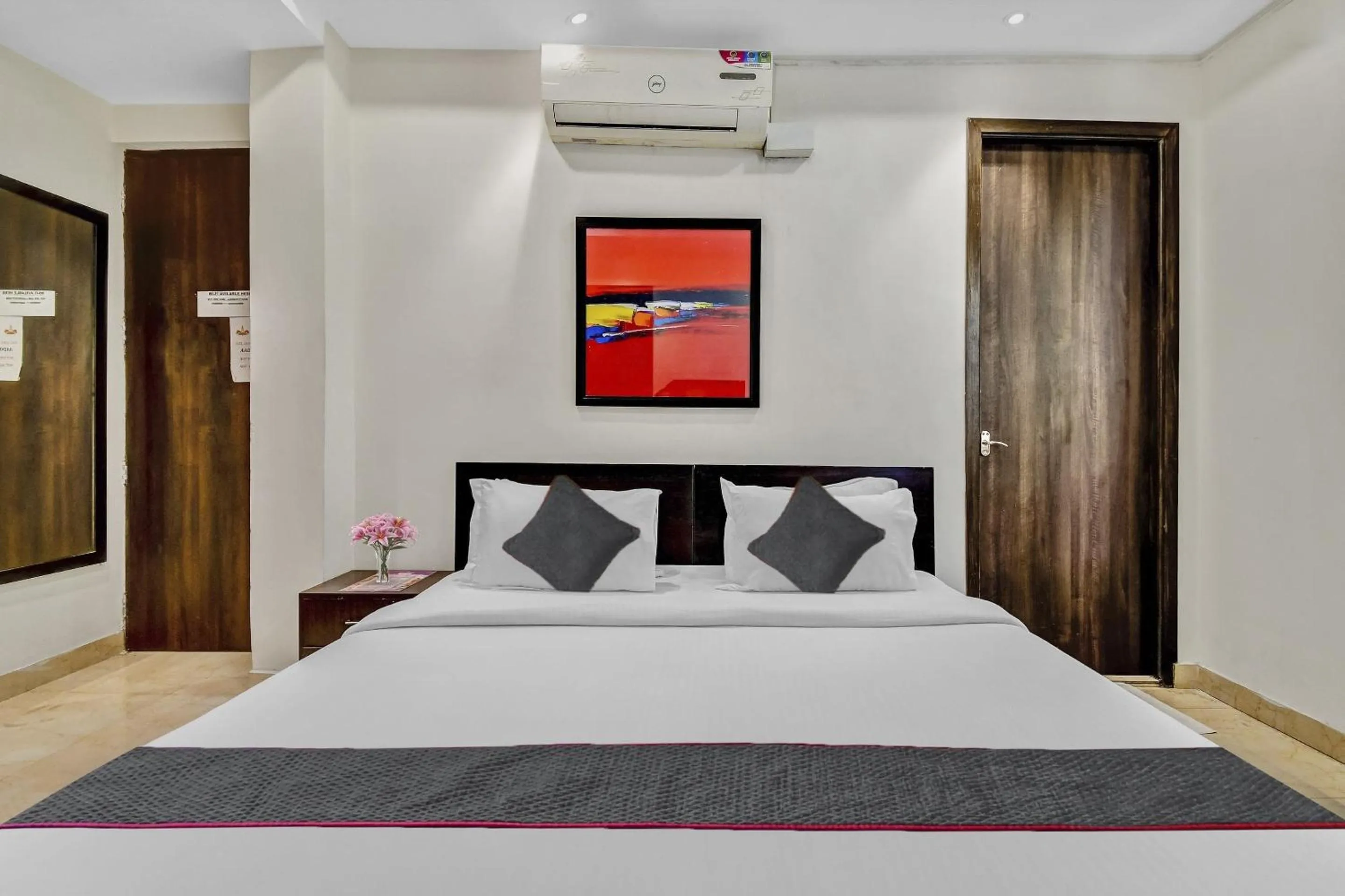 Bedroom, Bed in Super Townhouse All In One