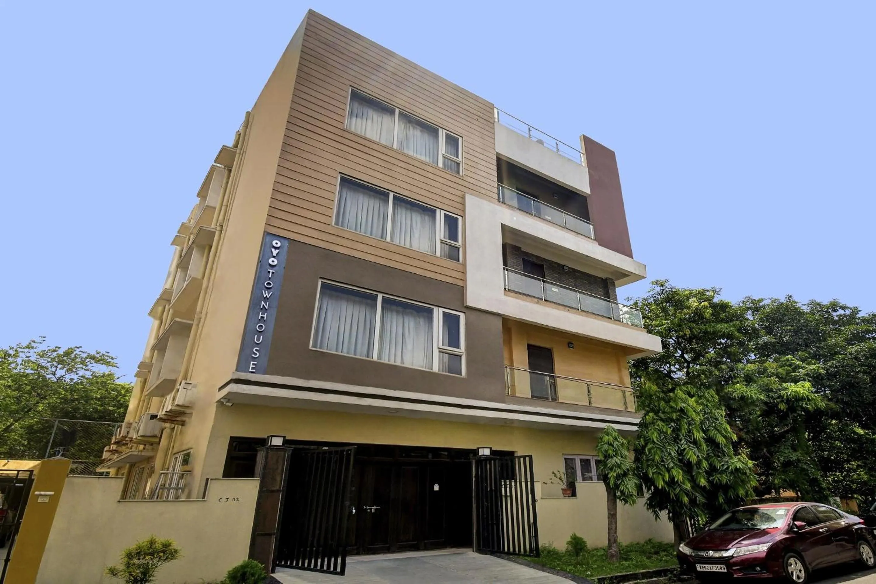 Facade/entrance in Super Townhouse All In One