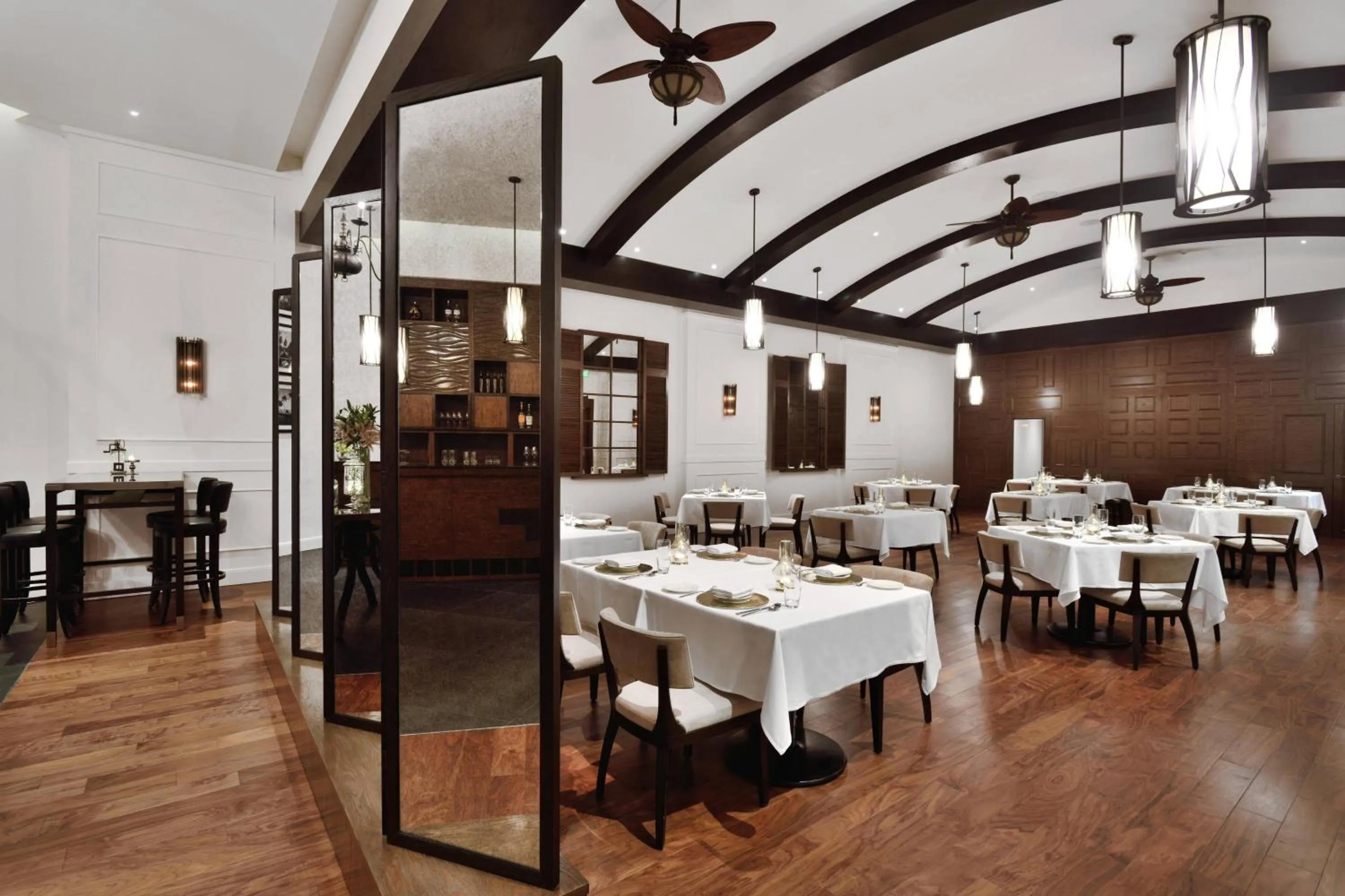 Restaurant/places to eat in Kochi Marriott Hotel