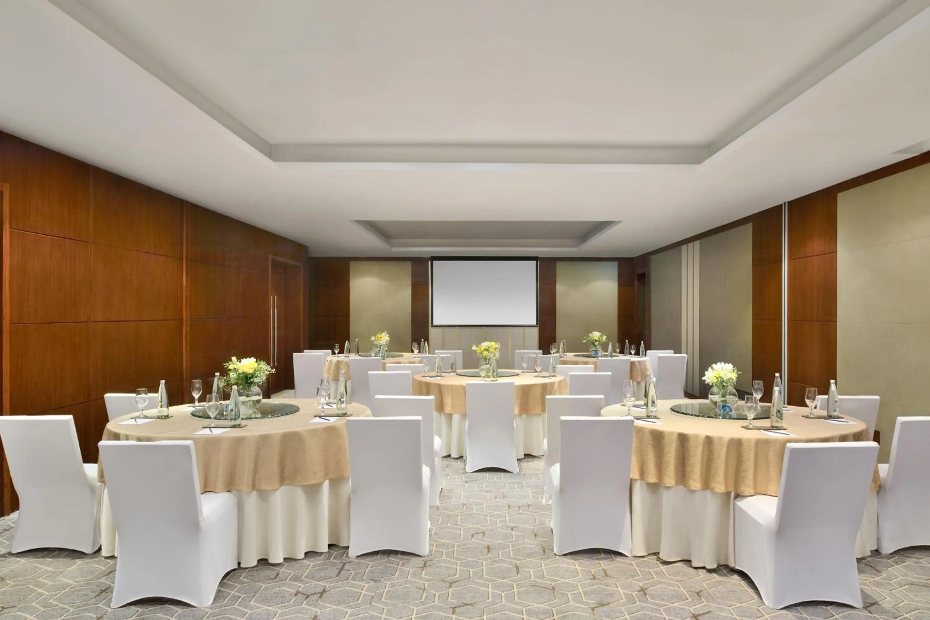 Meeting/conference room in Kochi Marriott Hotel
