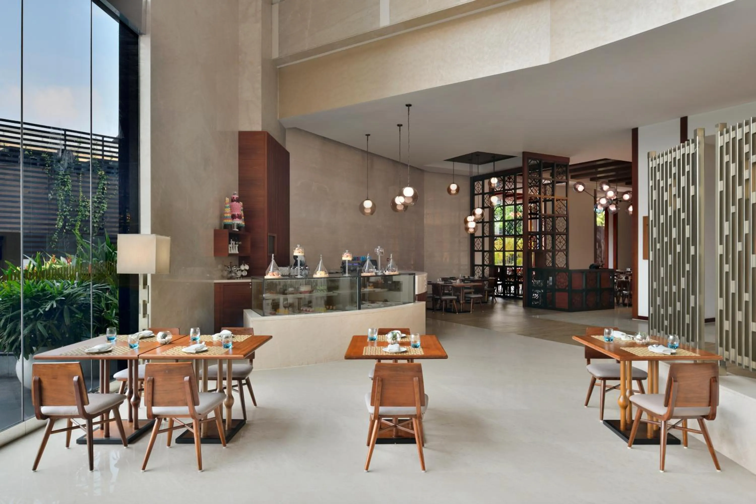 Restaurant/places to eat in Kochi Marriott Hotel