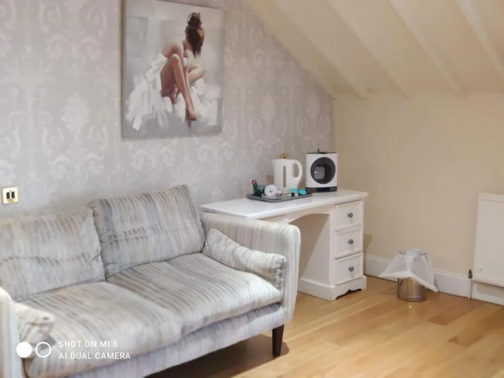 The Thatched Cottage Inn