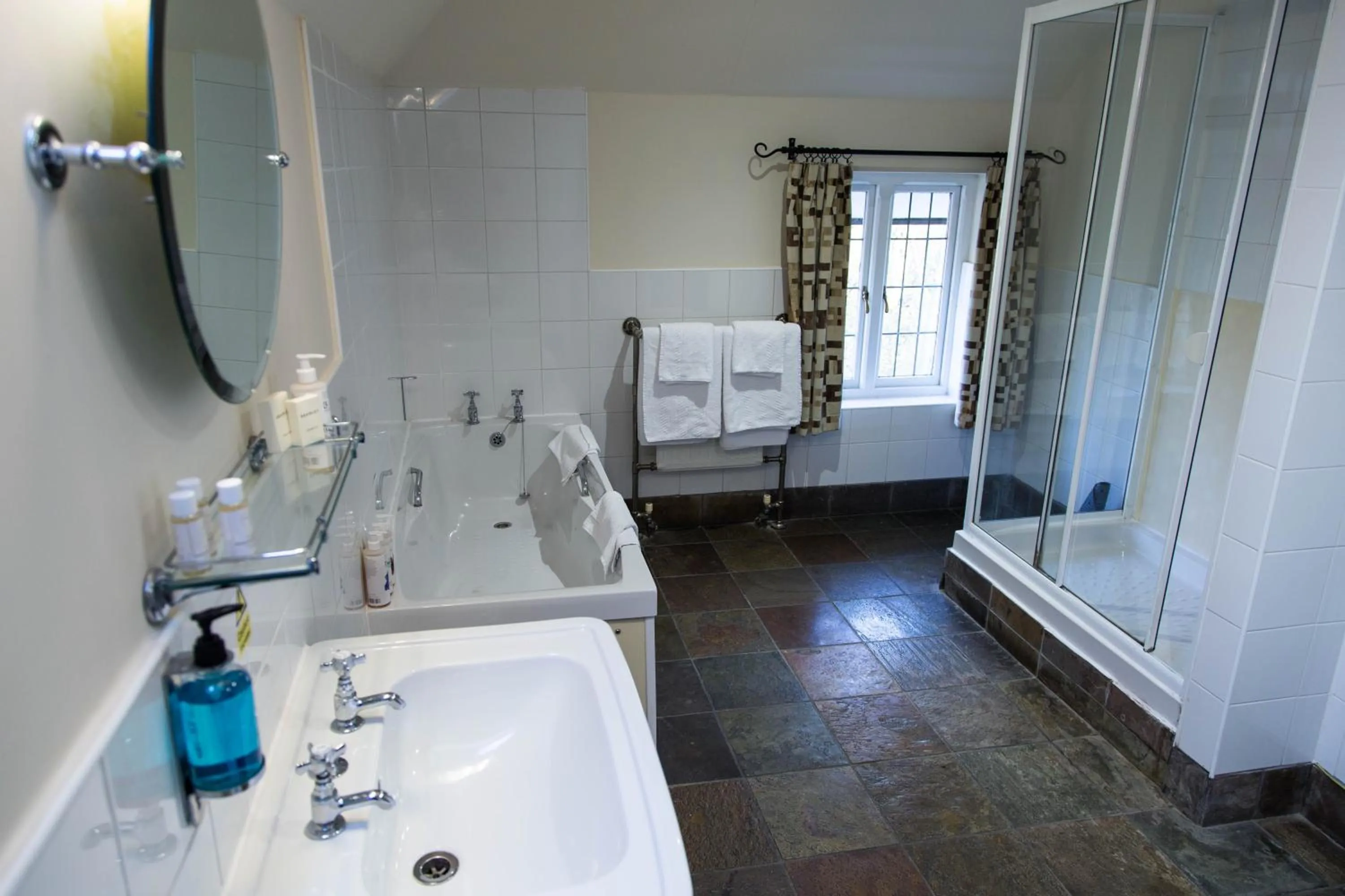 The Thatched Cottage Inn