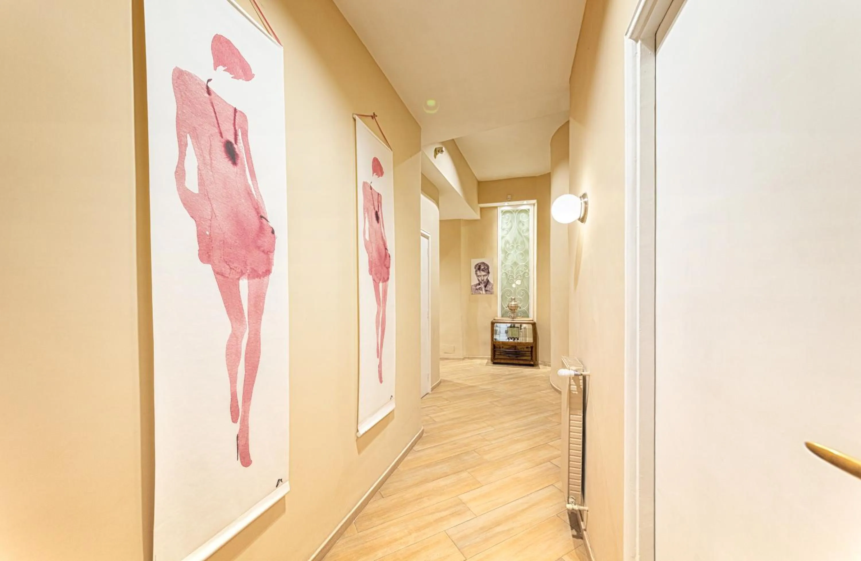 Decorative detail in Il Ventre Di Napoli " Costantinopoli"