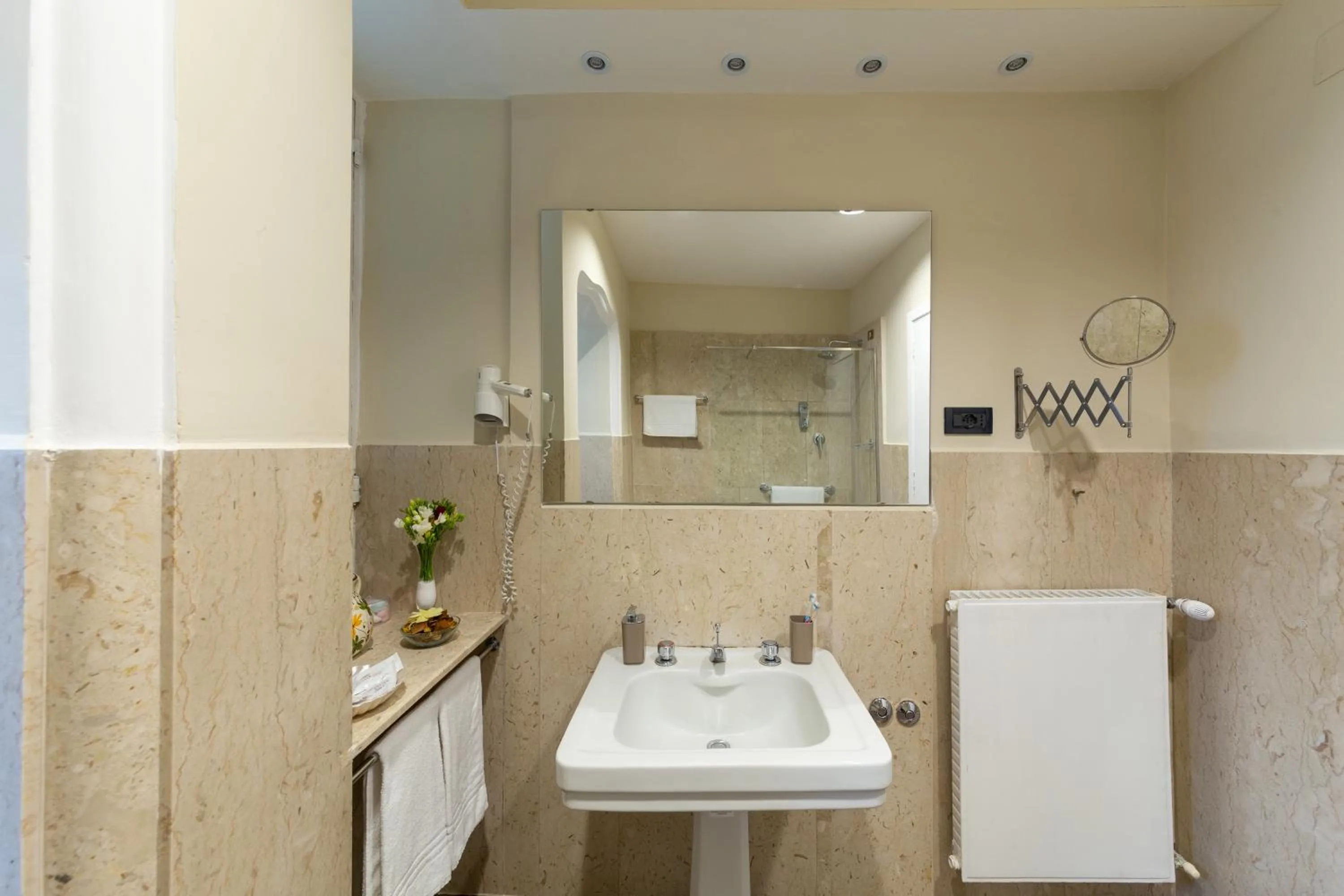 Bathroom in Il Ventre Di Napoli " Costantinopoli"