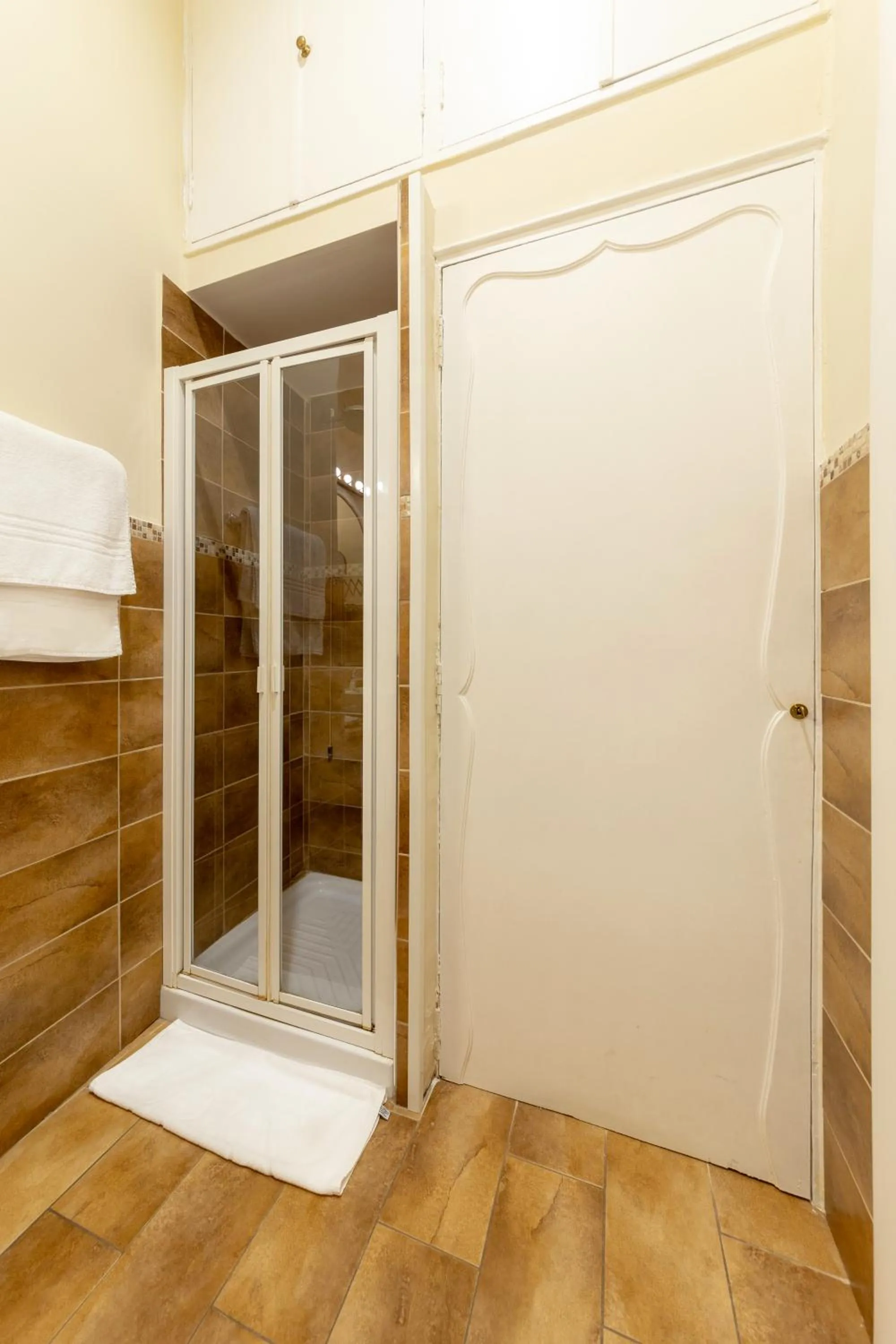 Shower in Il Ventre Di Napoli " Costantinopoli"