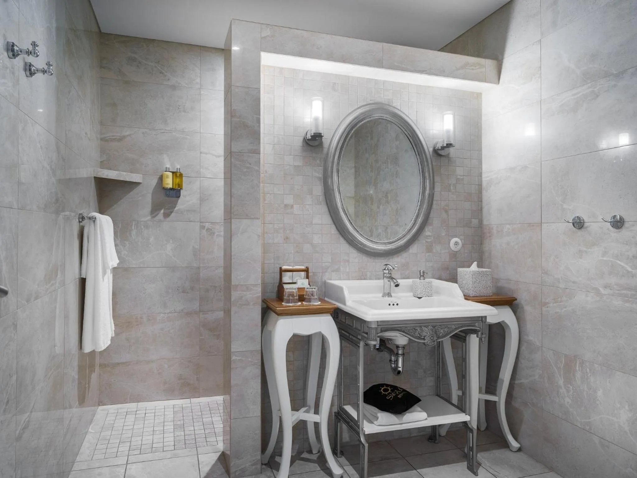 Bathroom in Siglo Hotel by Keahotels