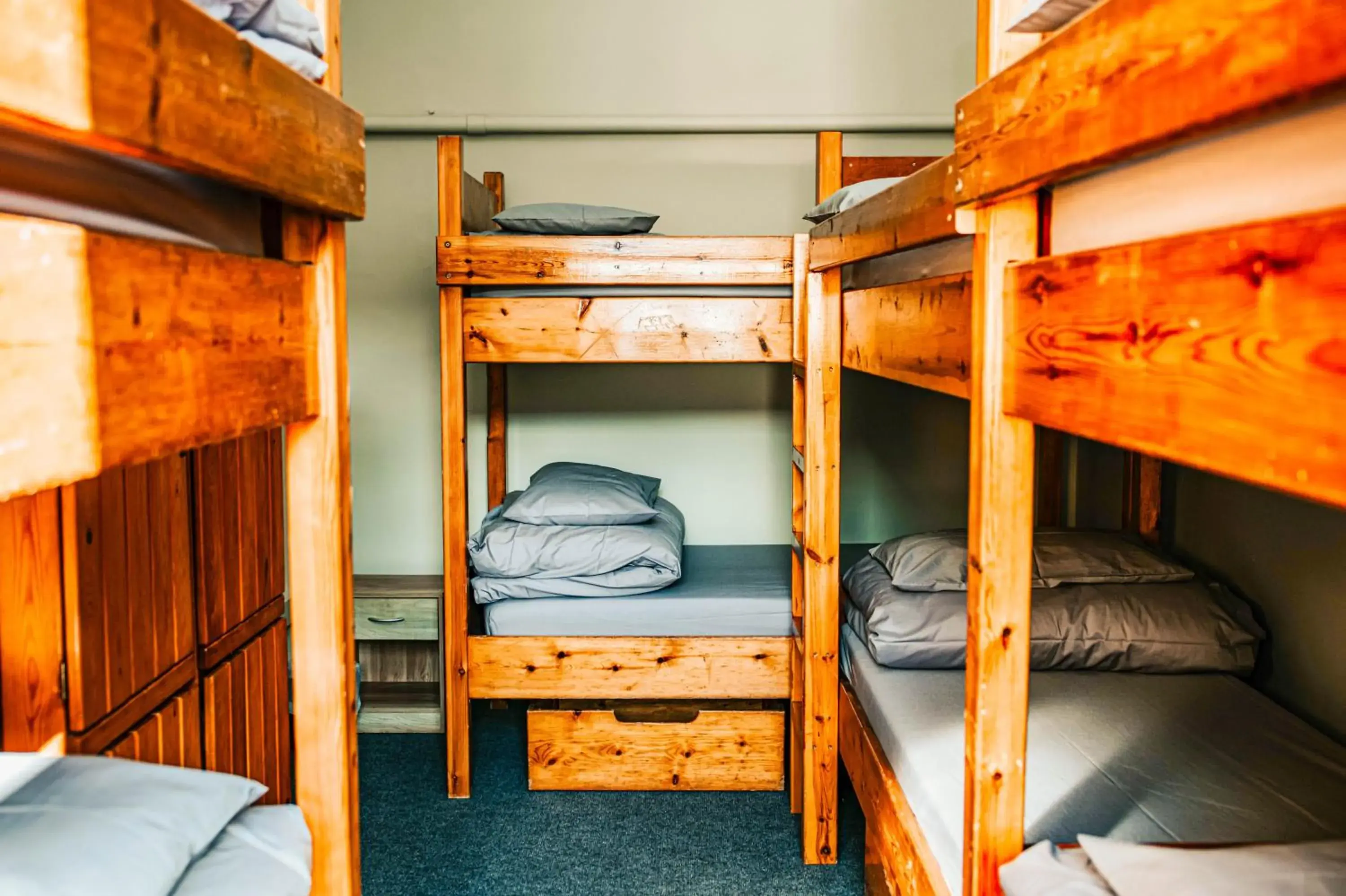 Bed in 8-Bed Mixed Dormitory Room in Denton House Hostel Bed in 8-Bed Mixed Dormitory Room in Denton House Hostel