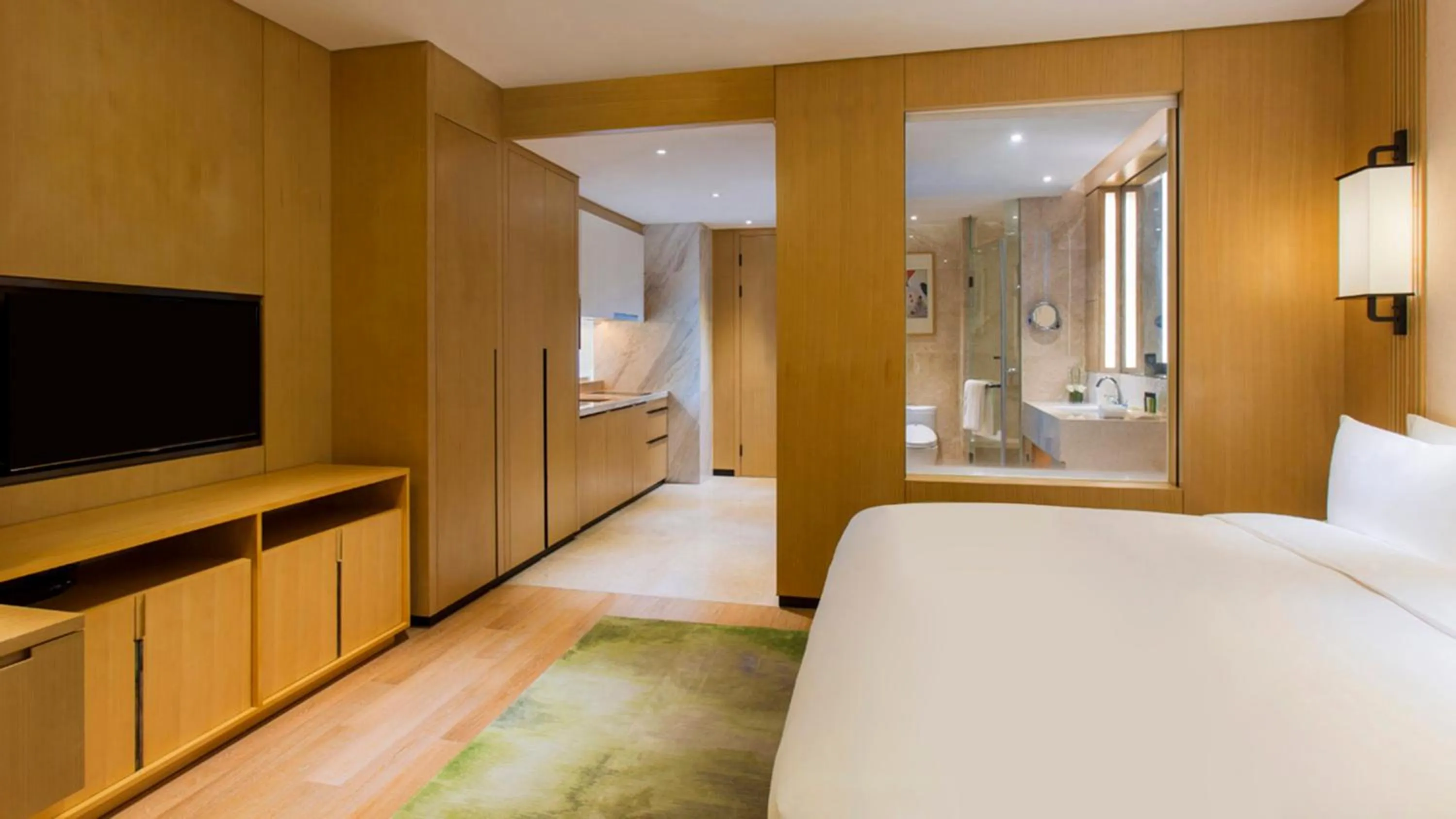 Photo of the whole room, Bed in Holiday Inn Nanjing Qinhuai South Suites by IHG