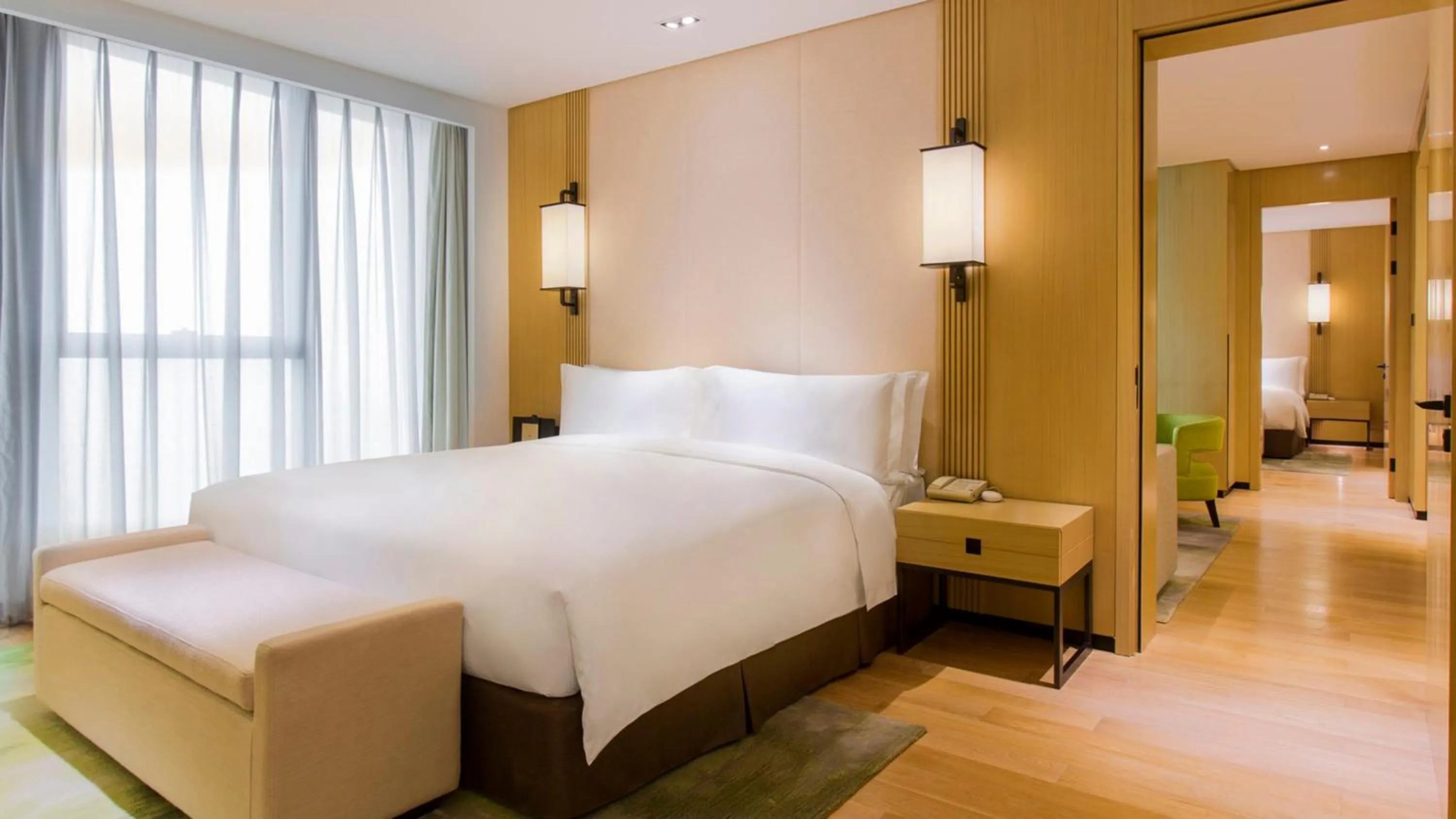 Photo of the whole room, Bed in Holiday Inn Nanjing Qinhuai South Suites by IHG