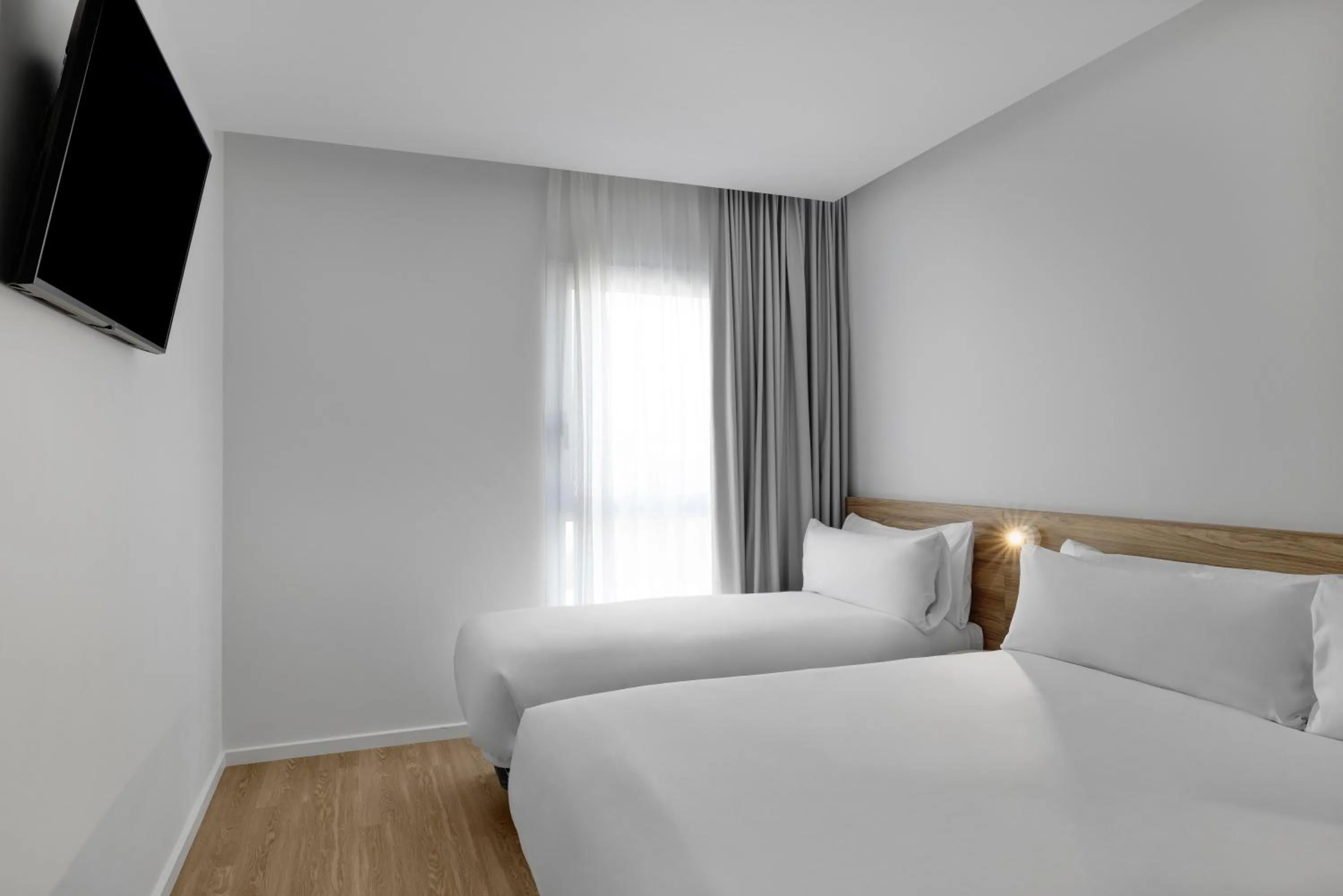 Bed in B&B HOTEL Leiria Fatima