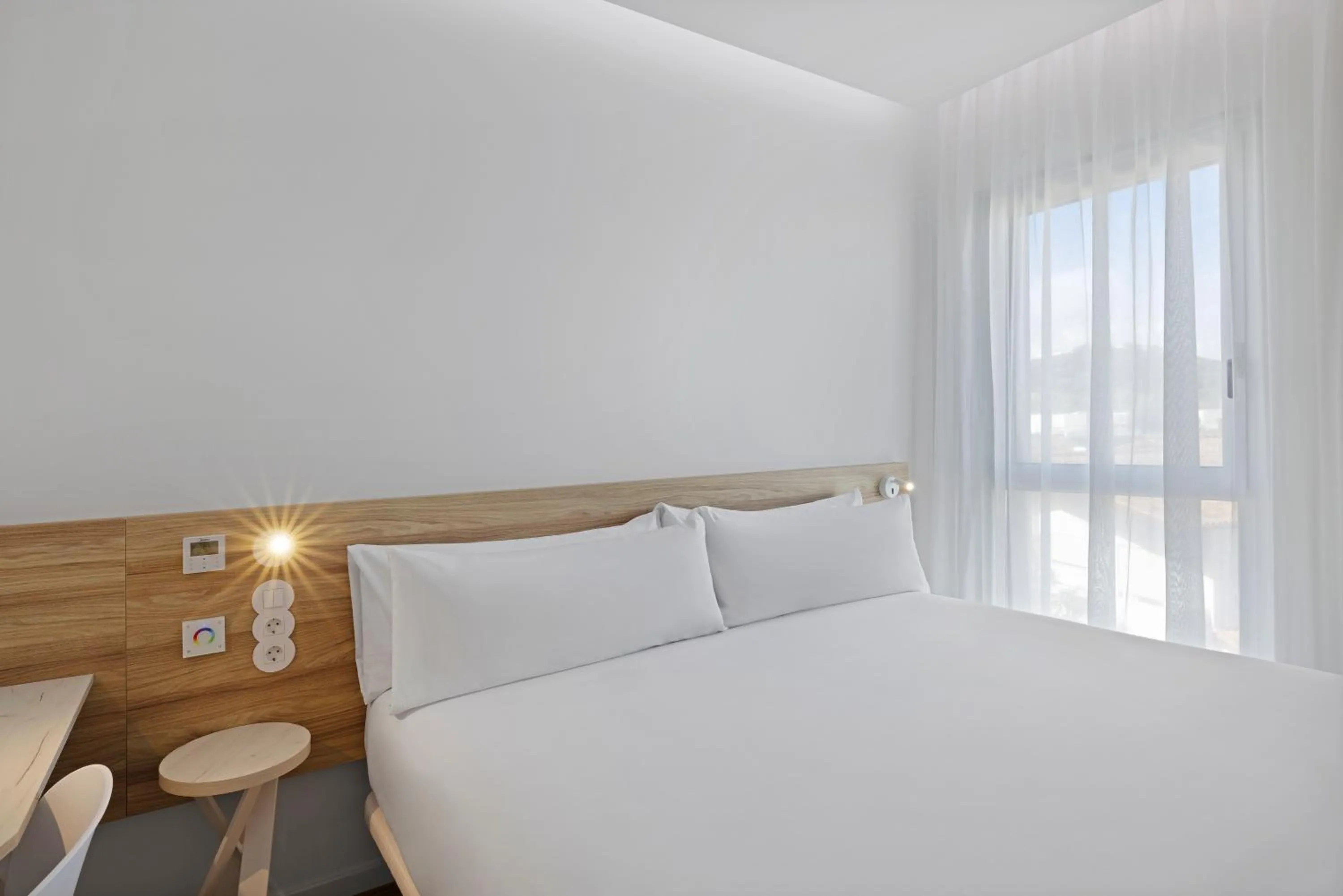 Bed in B&B HOTEL Leiria Fatima