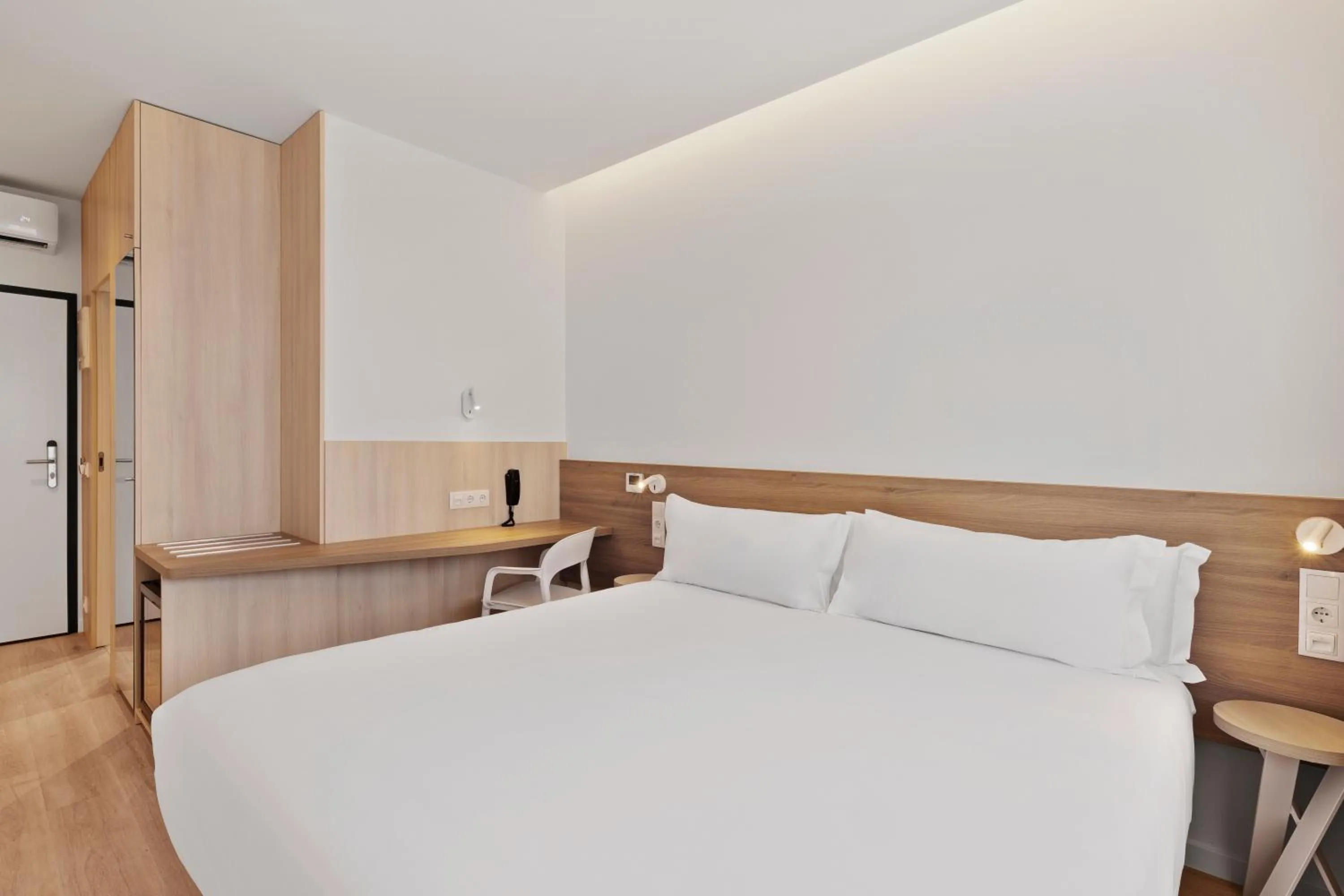 Bed in B&B HOTEL Viana do Castelo