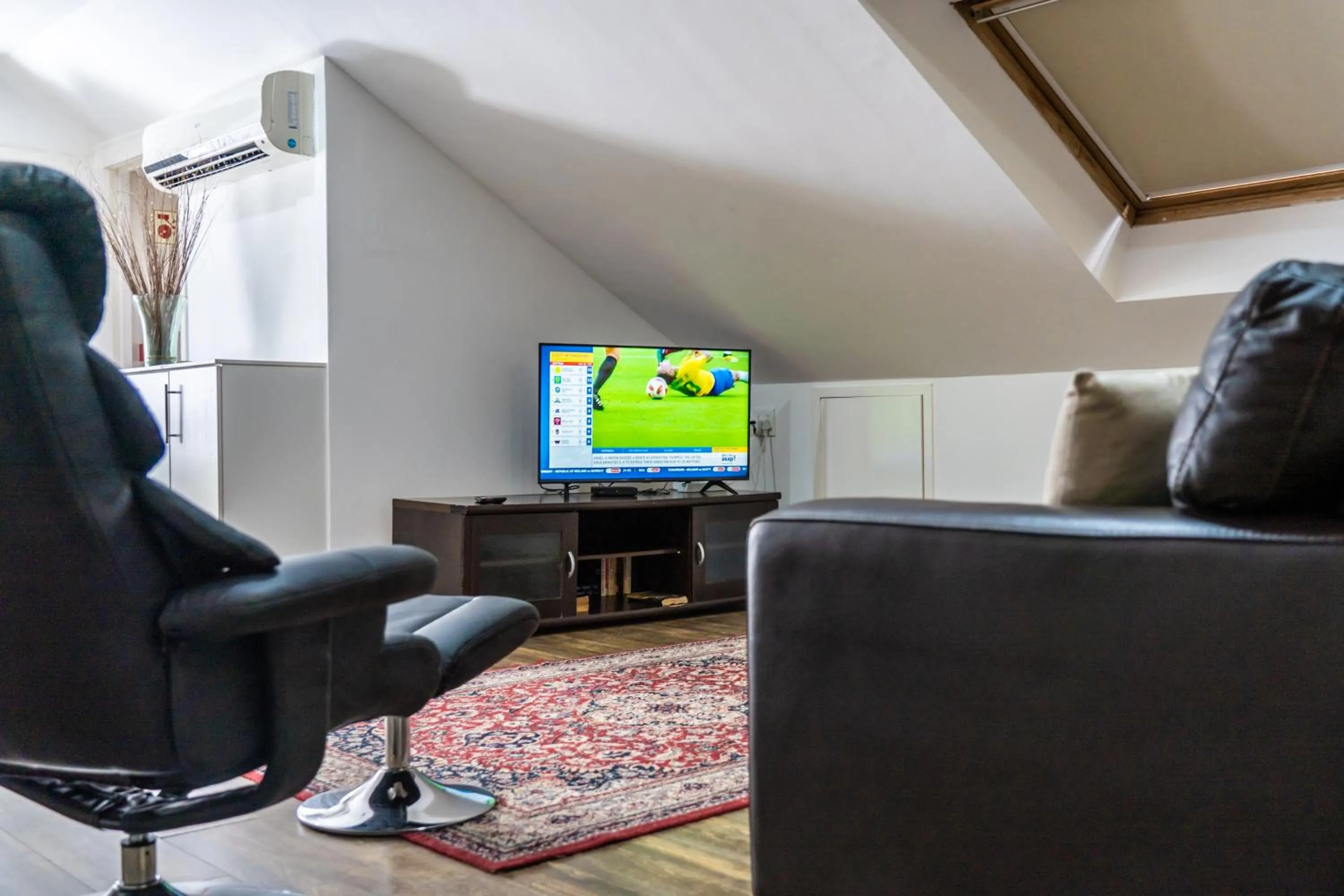 Seating area in Woodbridge Lodge