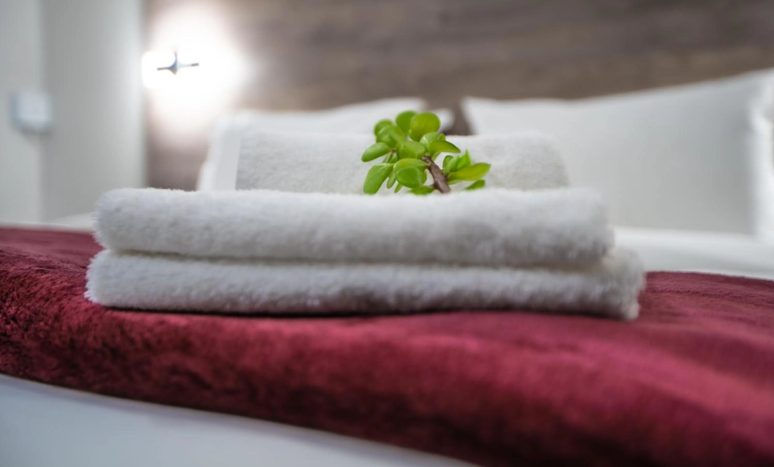 towels, Bed in Woodbridge Lodge