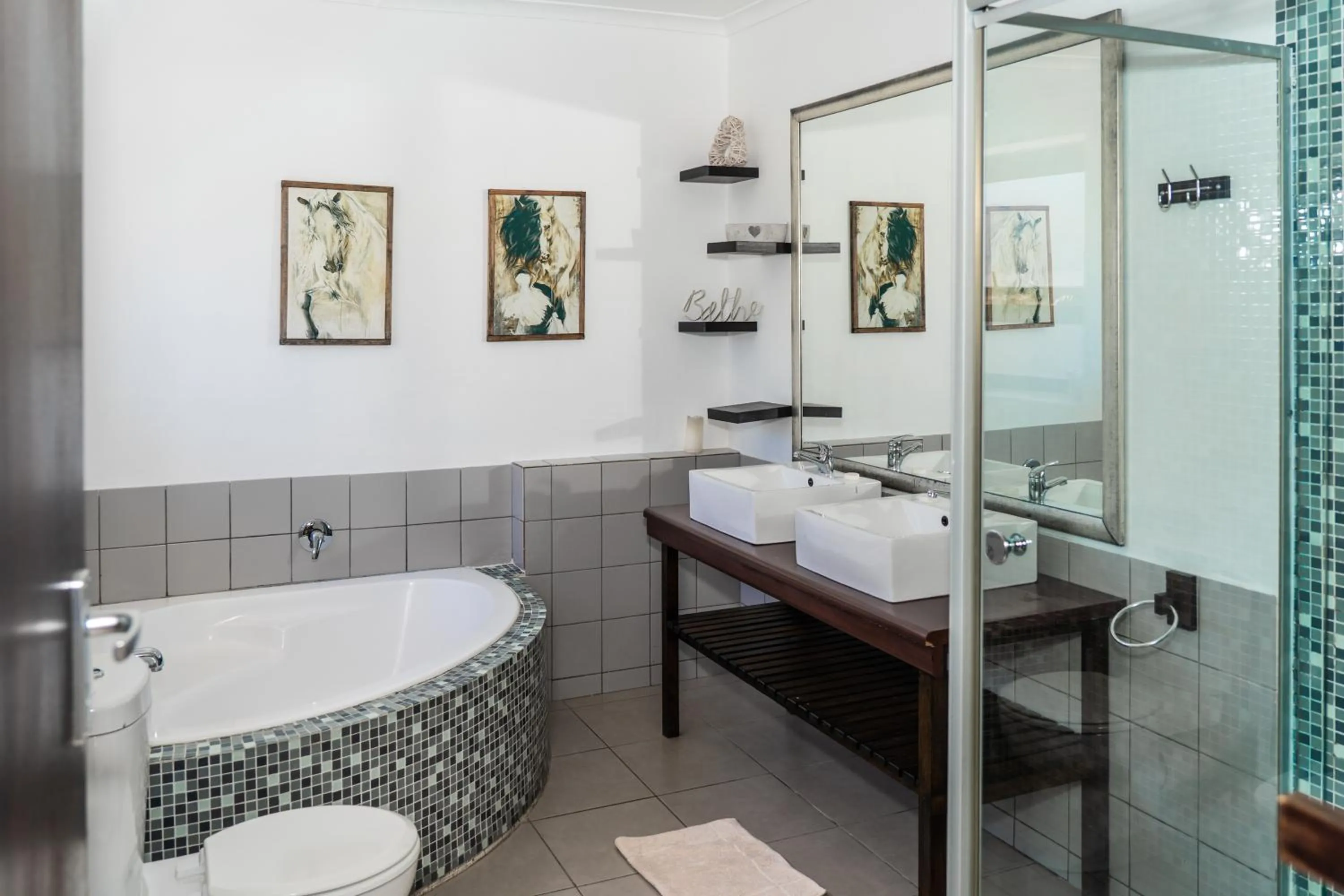 Bathroom in Woodbridge Lodge