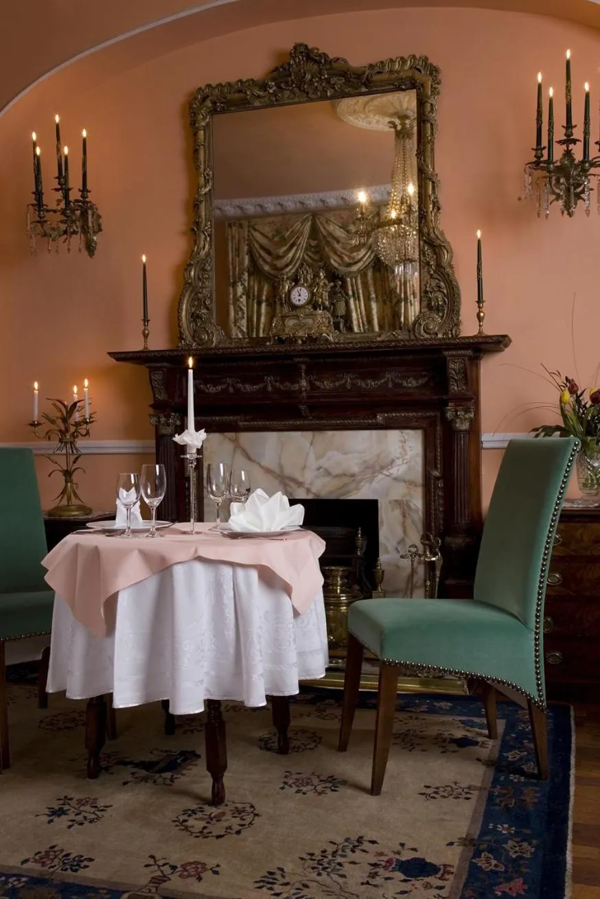 Restaurant/places to eat in Hotel Garden