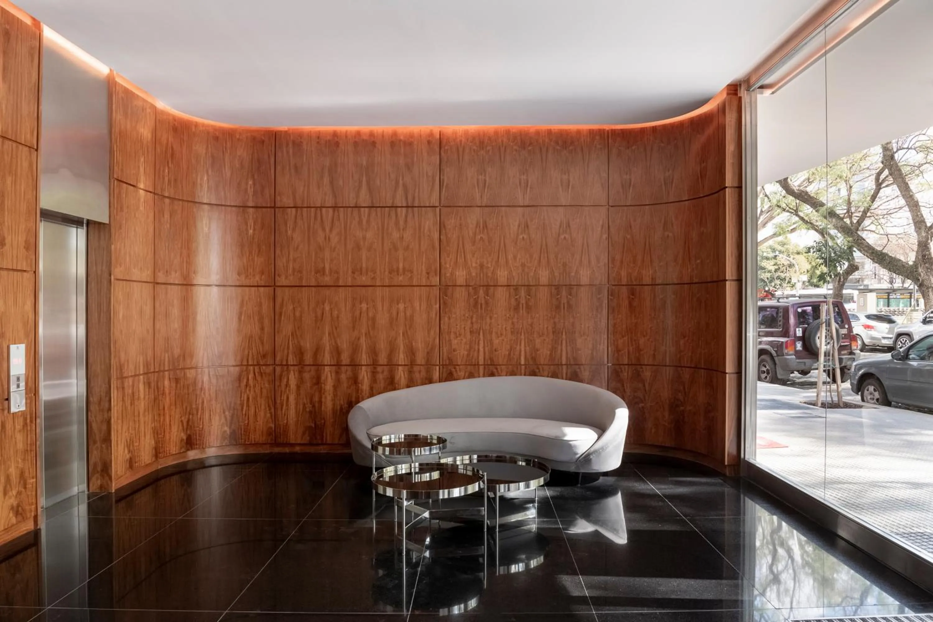 Property building in Top Rentals Nuñez