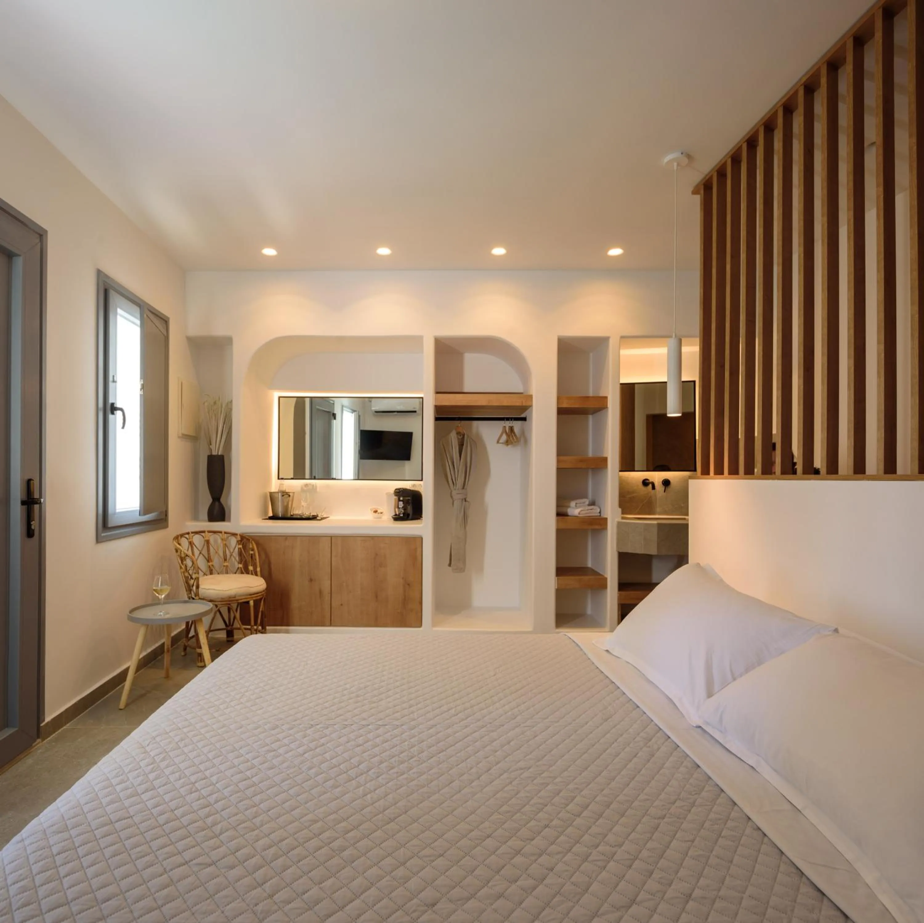 Bed in Elia Caldera Suites