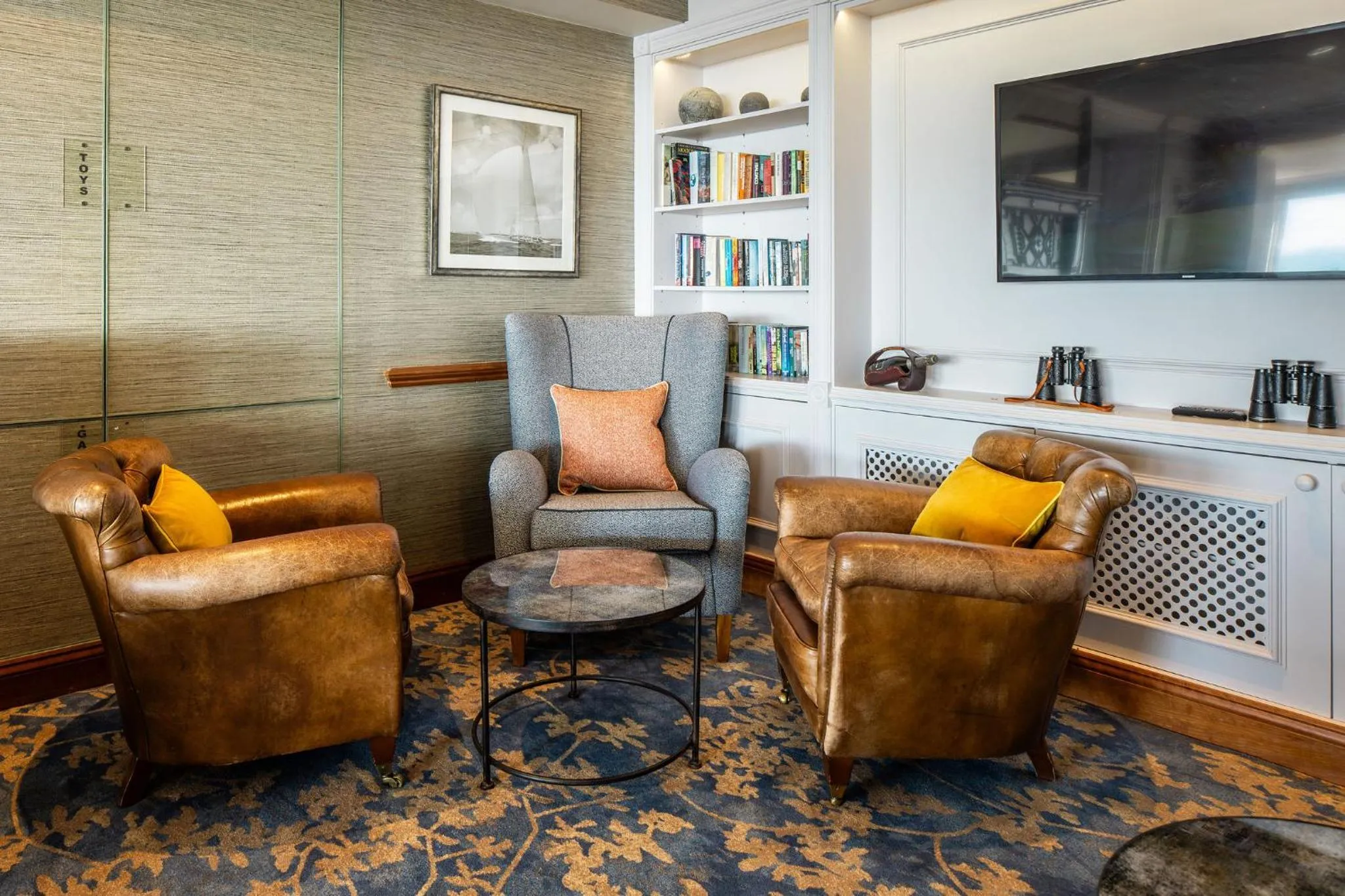 Seating area in Hotel Cristina