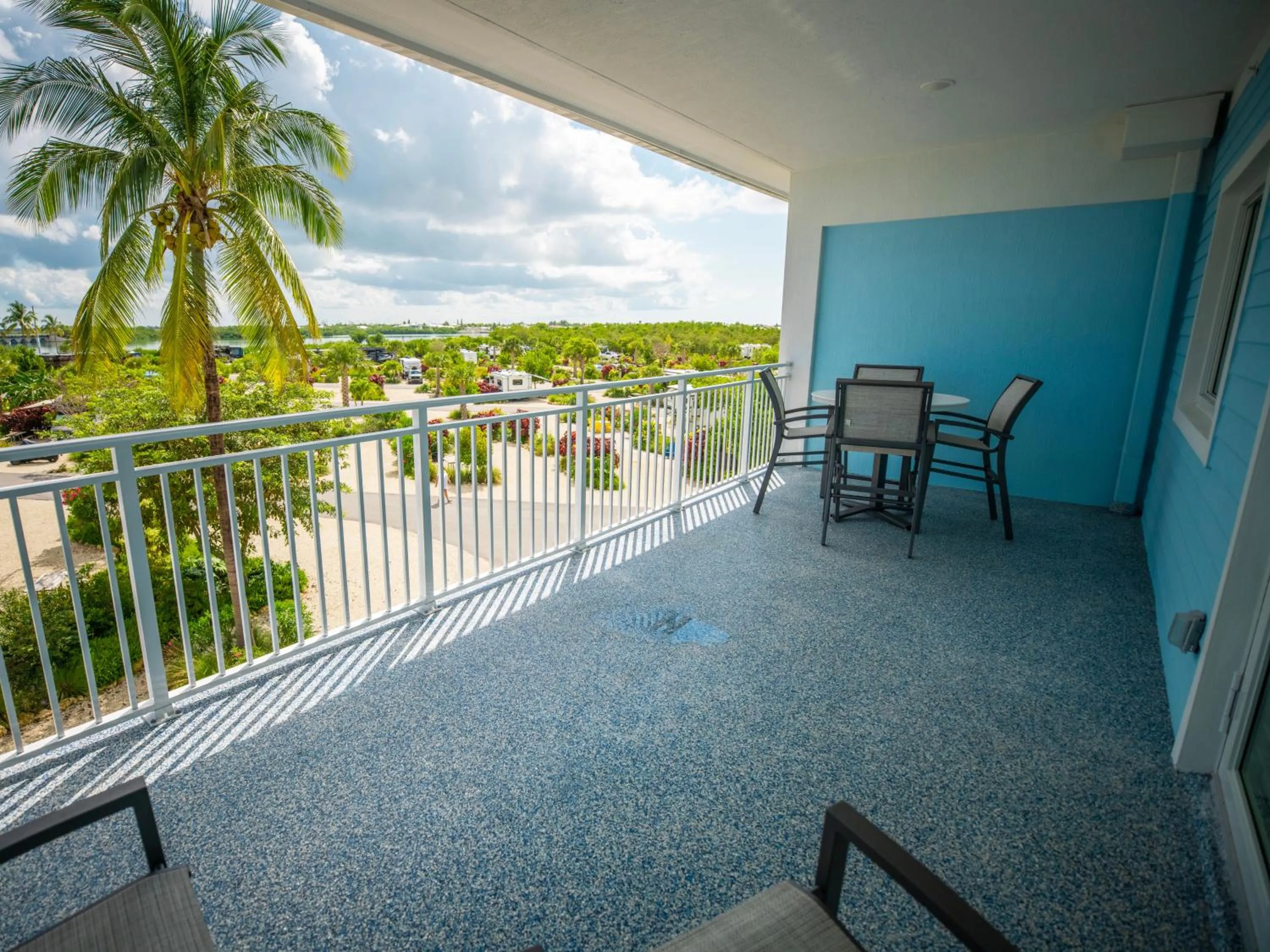Balcony/Terrace in Sugarloaf Key Hotel at KOA Resort