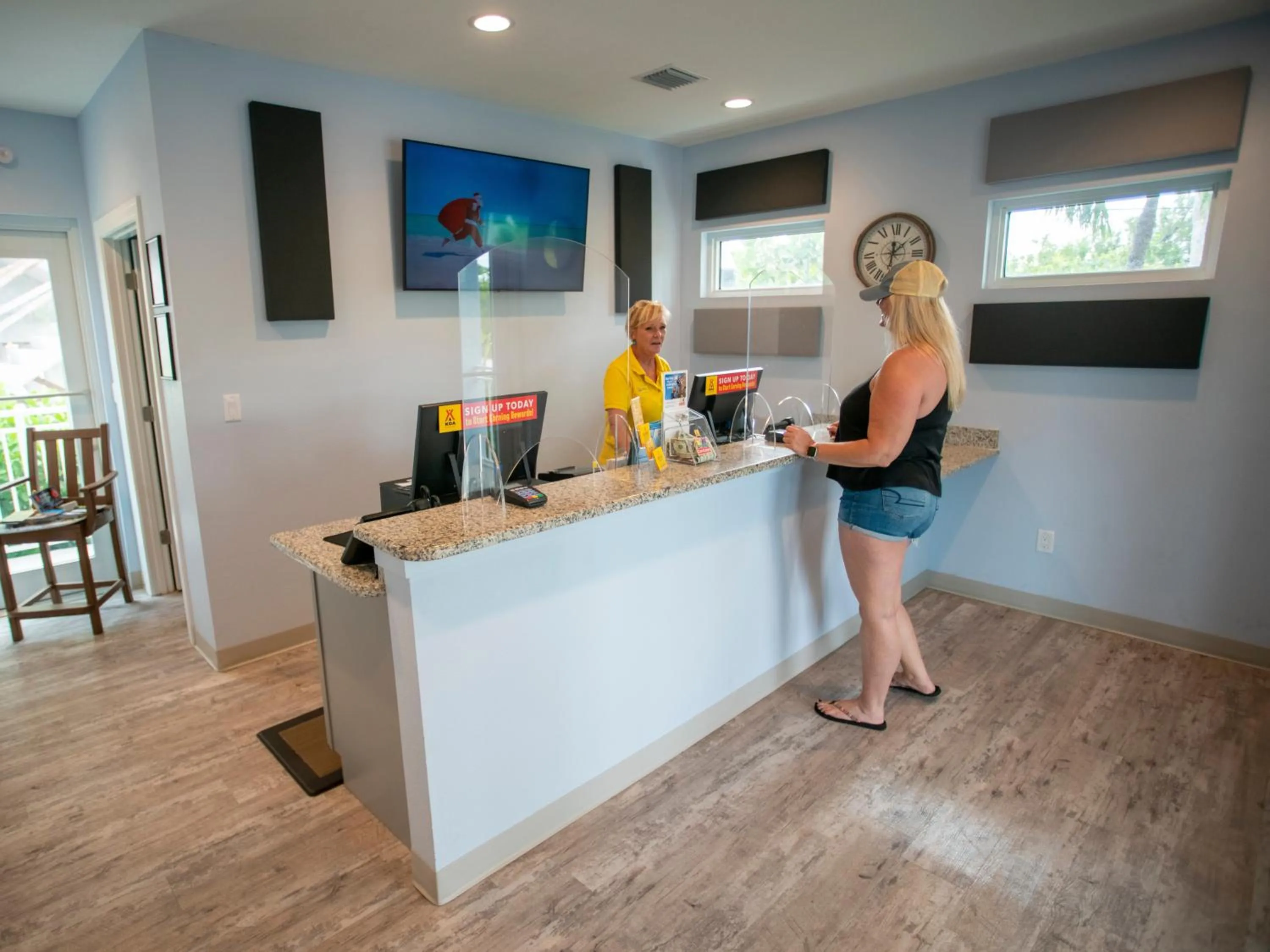 Lobby or reception in Sugarloaf Key Hotel at KOA Resort