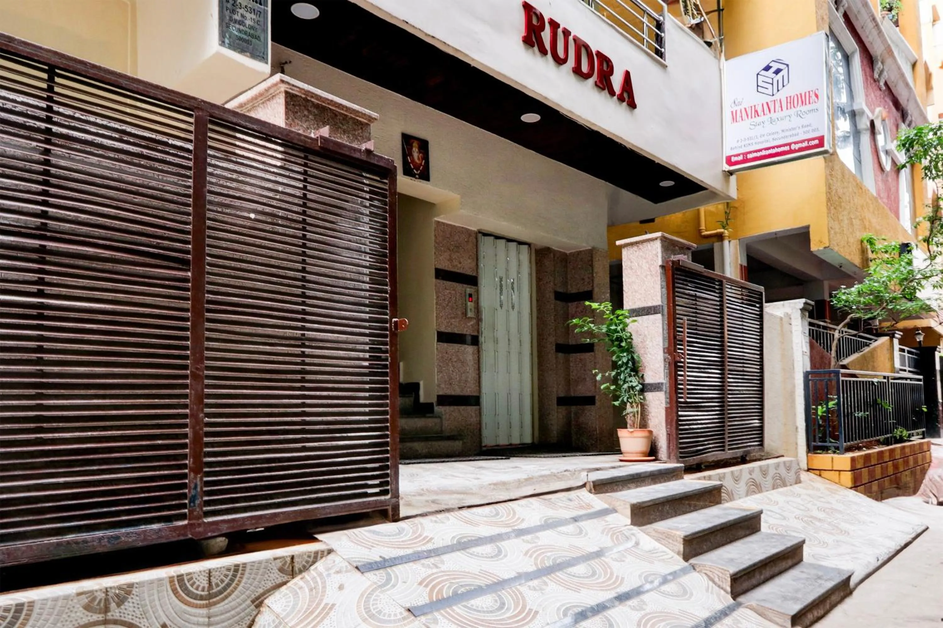 Facade/entrance in Hotel O Sai Manikanta Homes