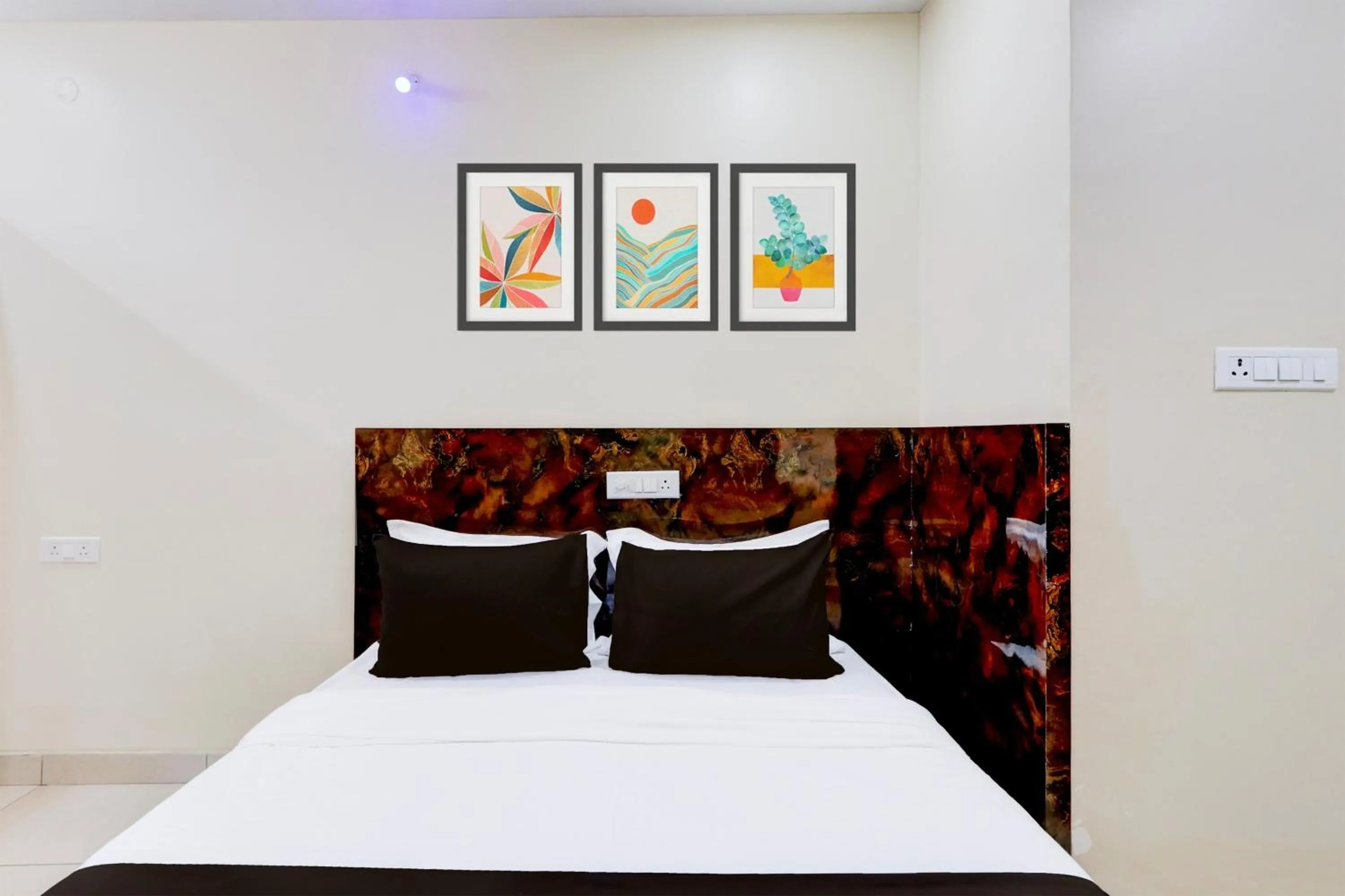 Bedroom, Bed in Hotel O Sai Manikanta Homes