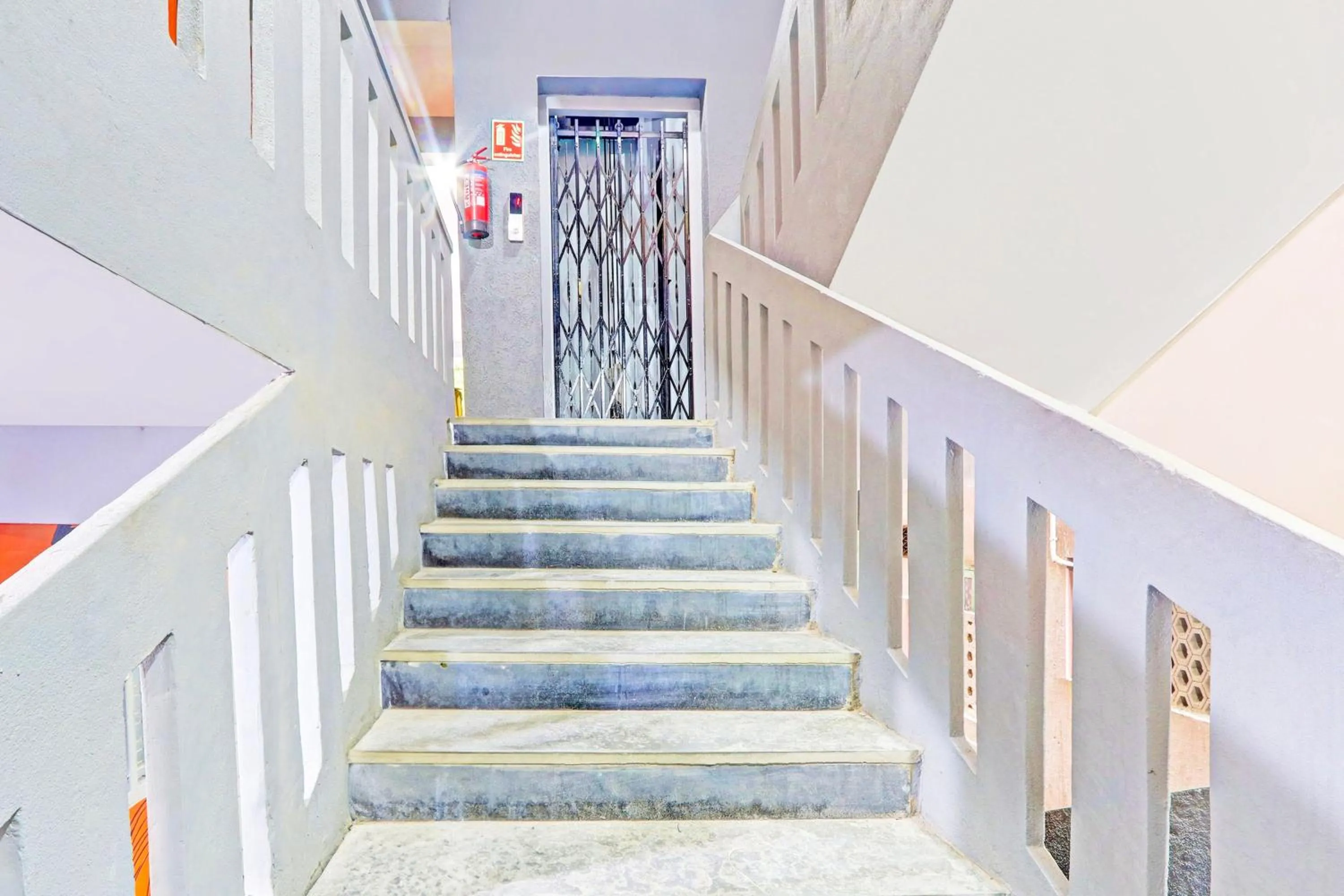 Lobby or reception in Collection O De Alphabet Hotel UMCC