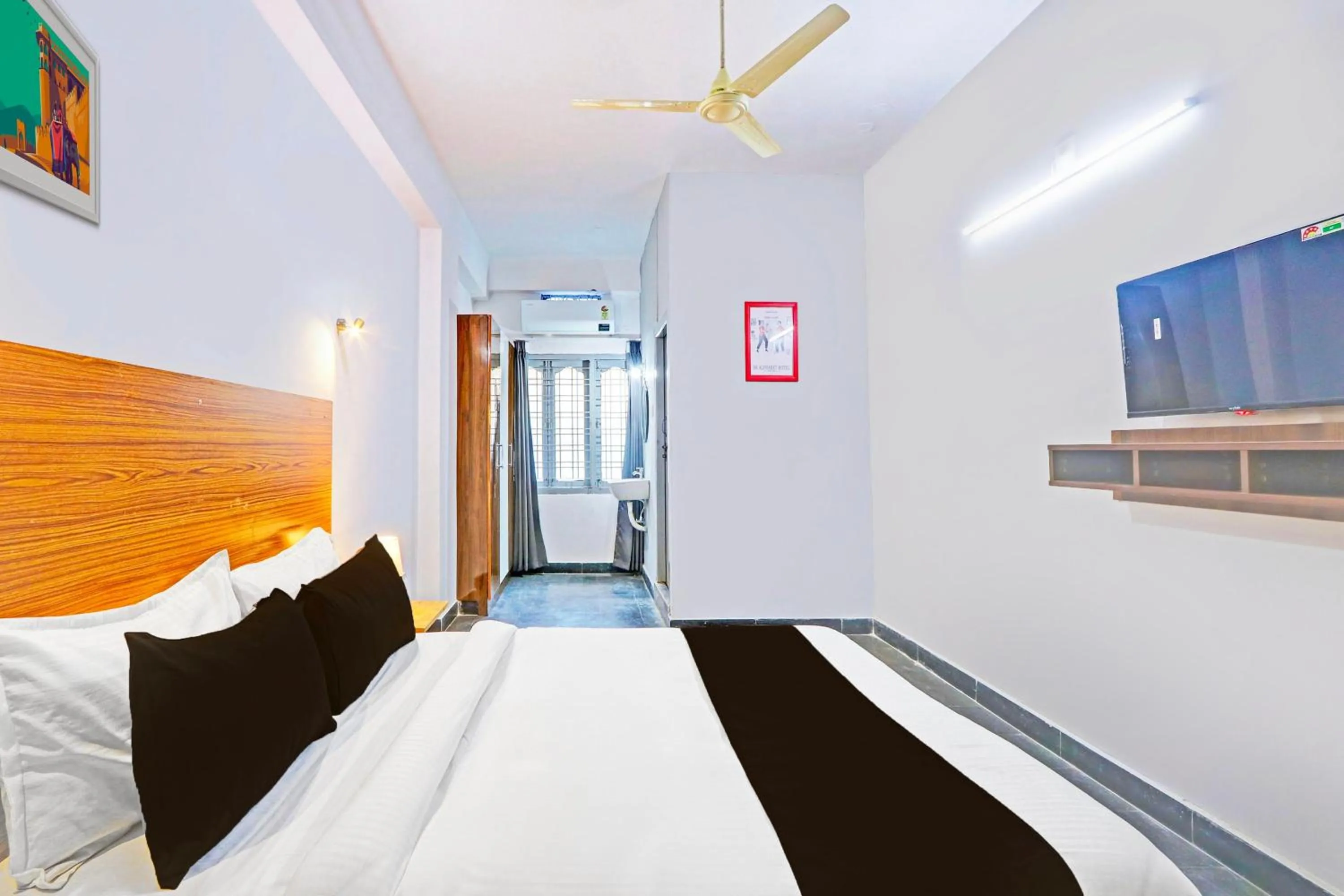 Bedroom, Bed in Collection O De Alphabet Hotel UMCC