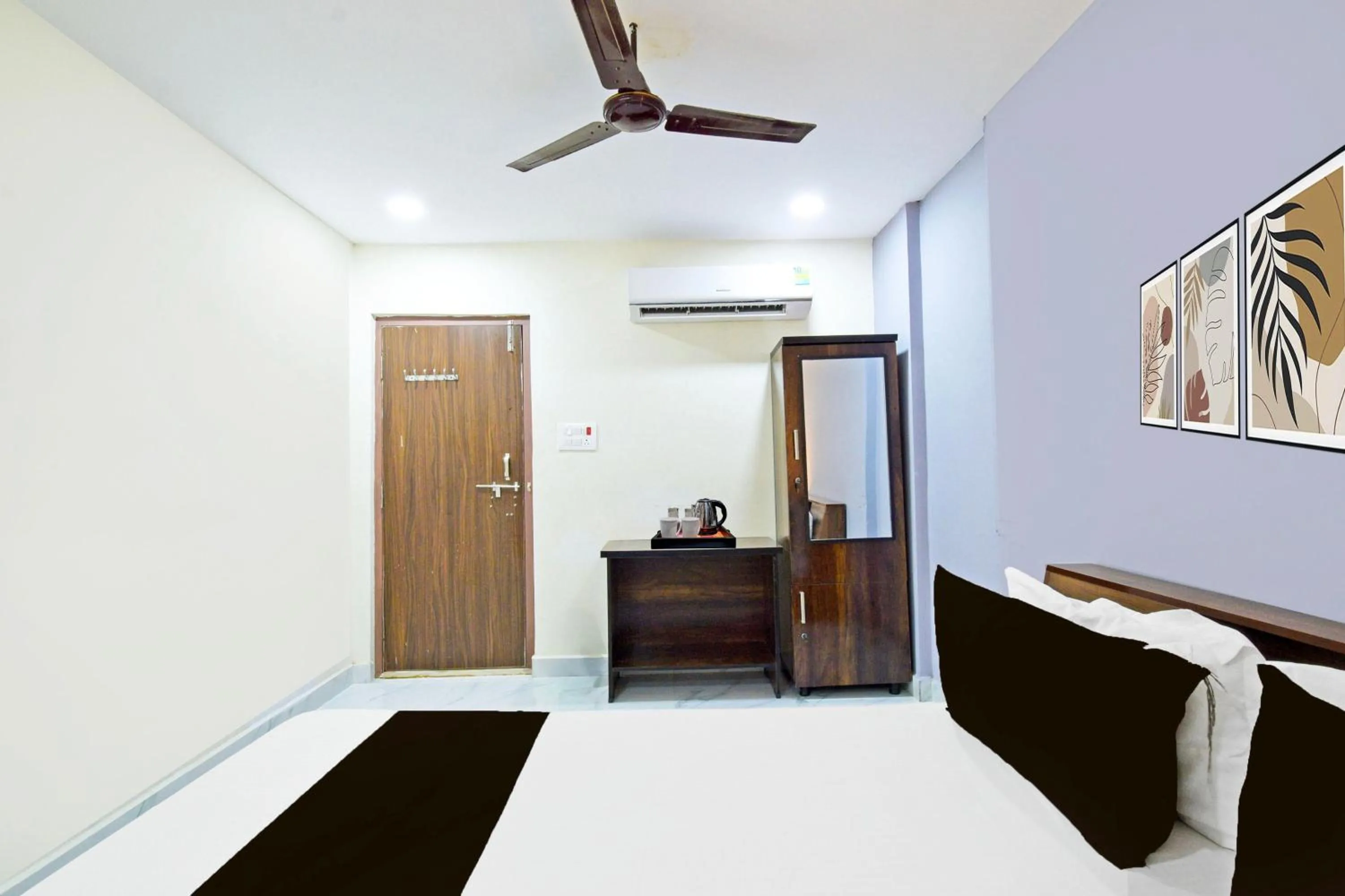 Bedroom in Super Collection O Jagadgirigutta Road