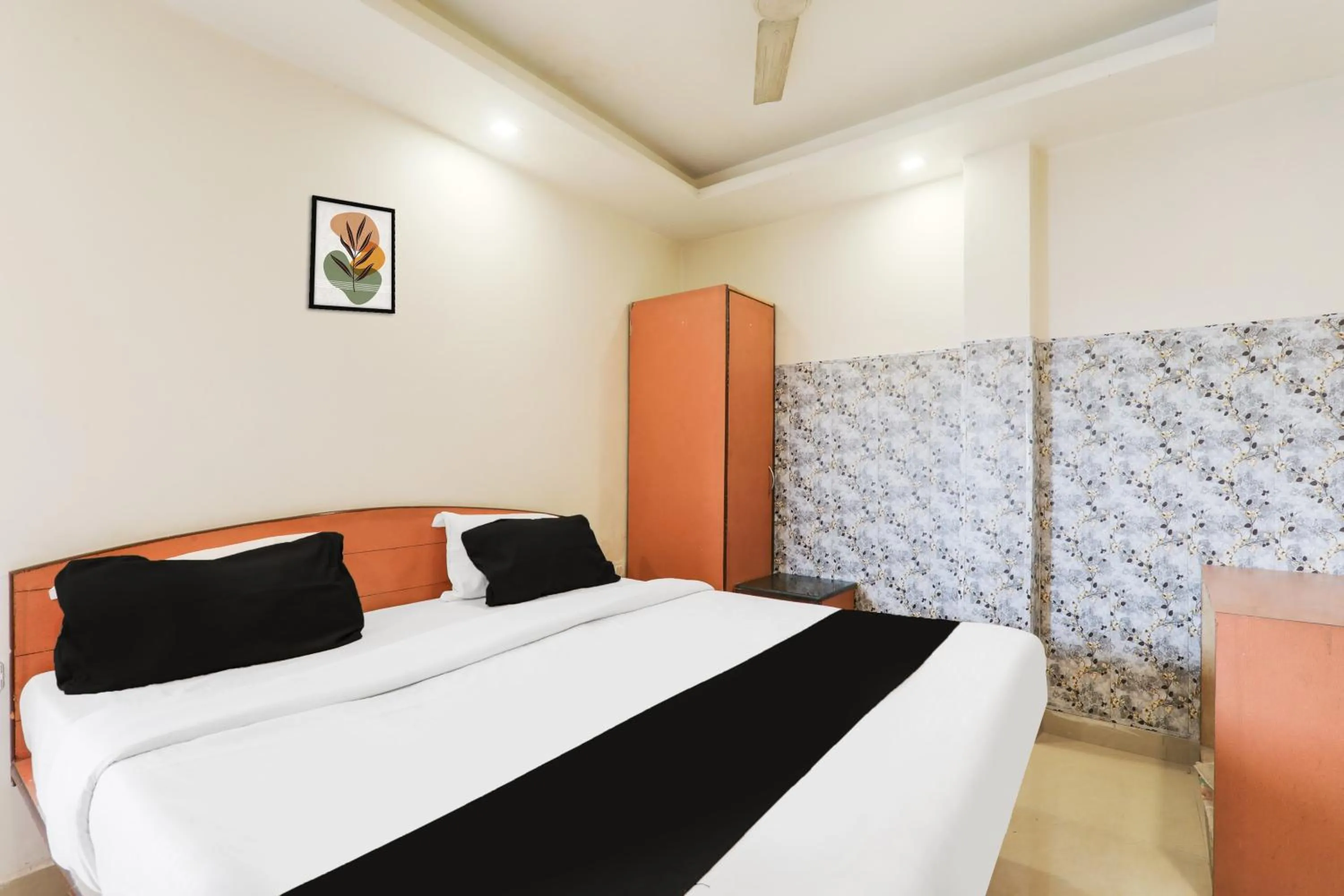 Bedroom, Bed in Super Hotel O TJ INTERNATIONAL