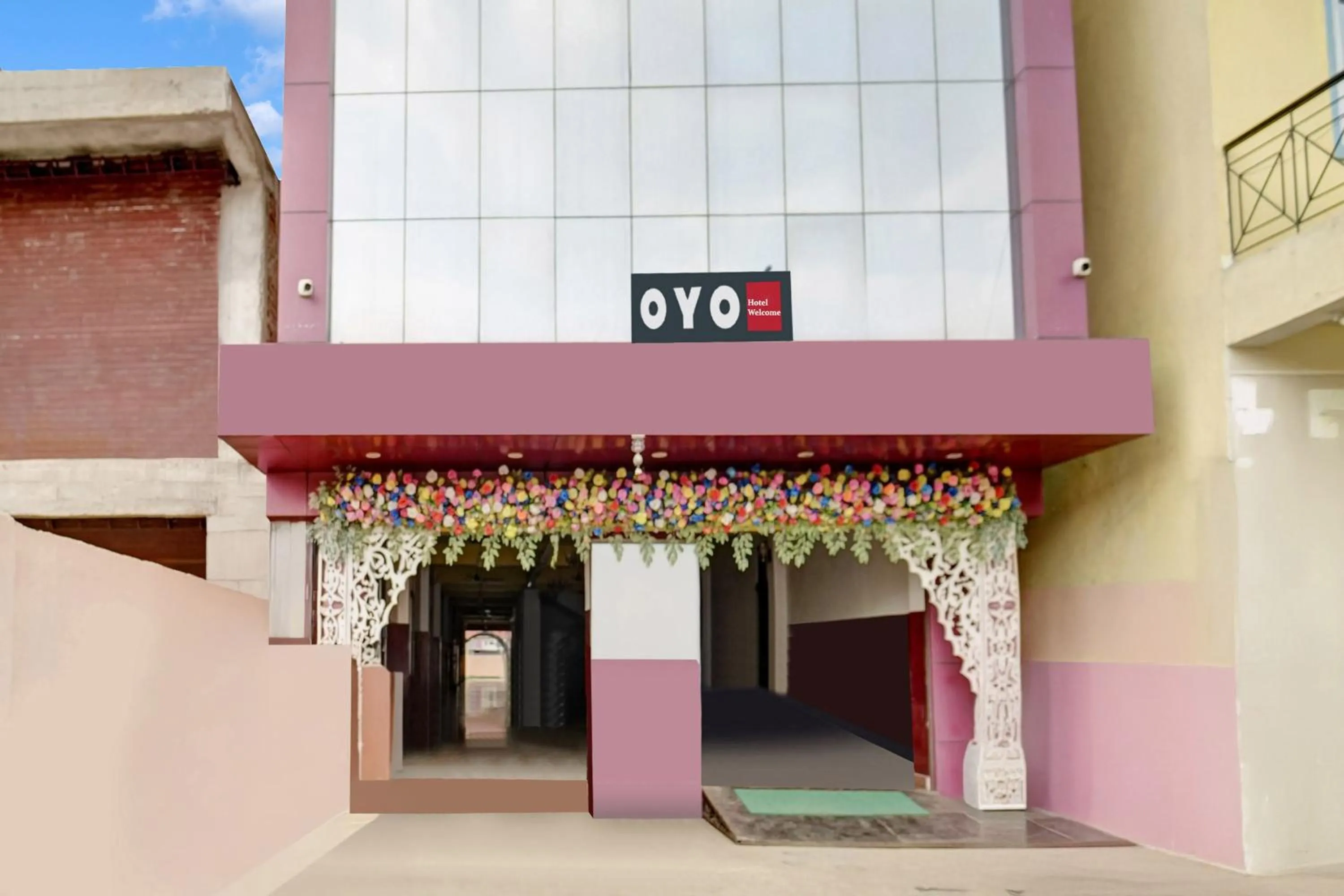 Facade/entrance in Hotel O Welcome