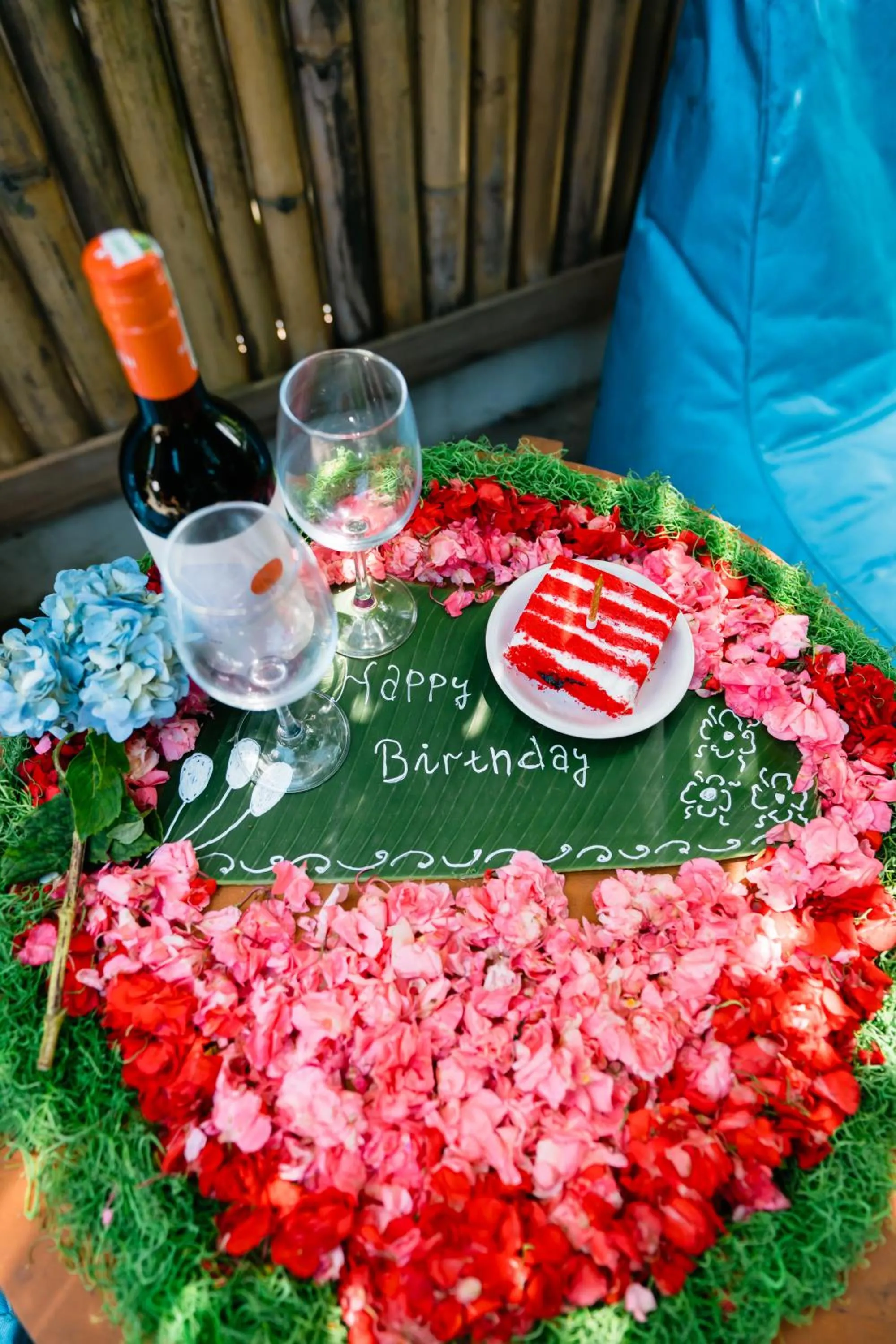 Food and drinks in Ngesil Private Joglo & Pool