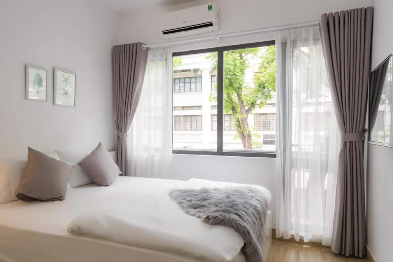 Bedroom, Bed in Drumie Home - salesOTAvn